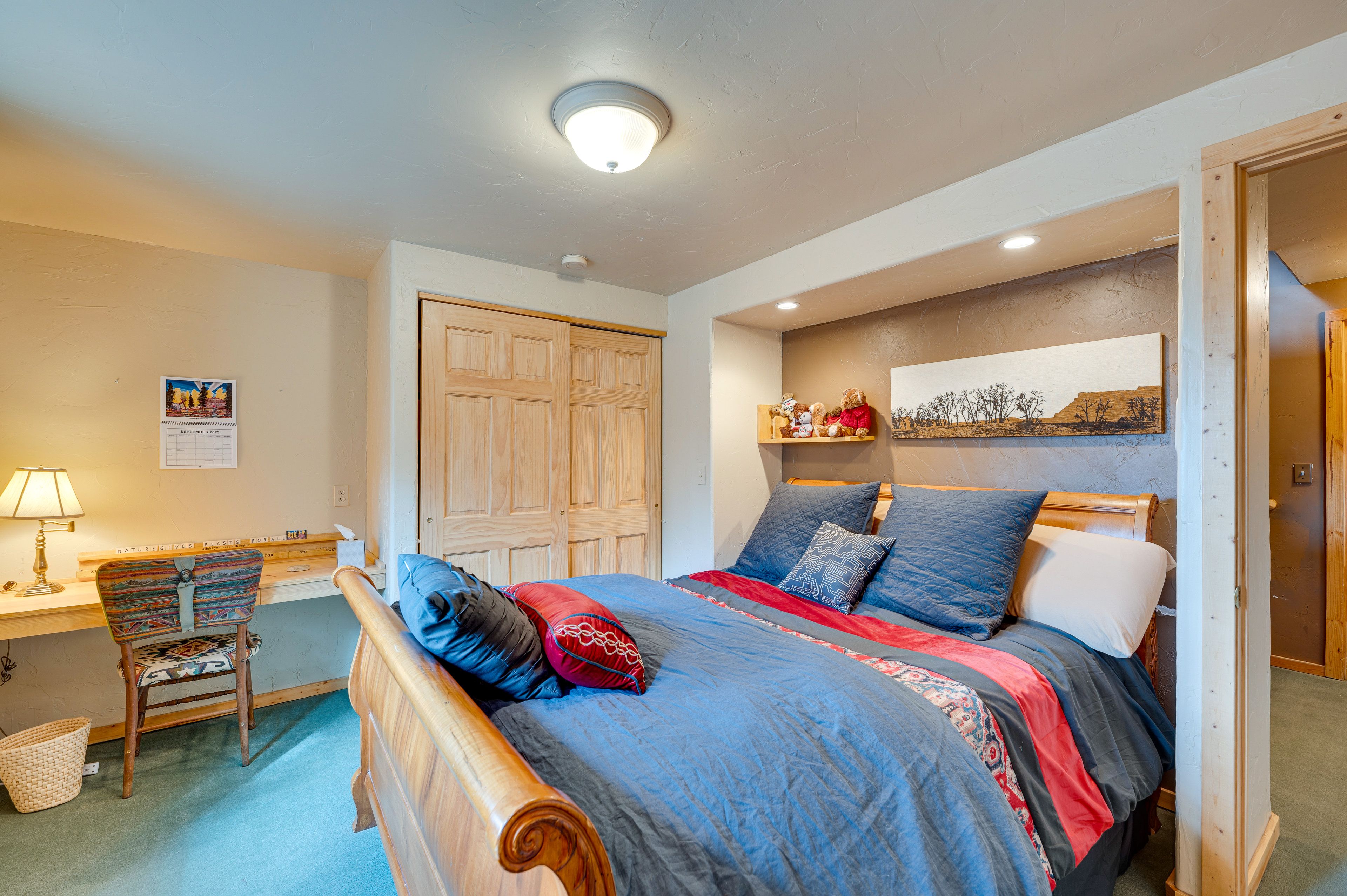Bedroom 2 | Queen Bed