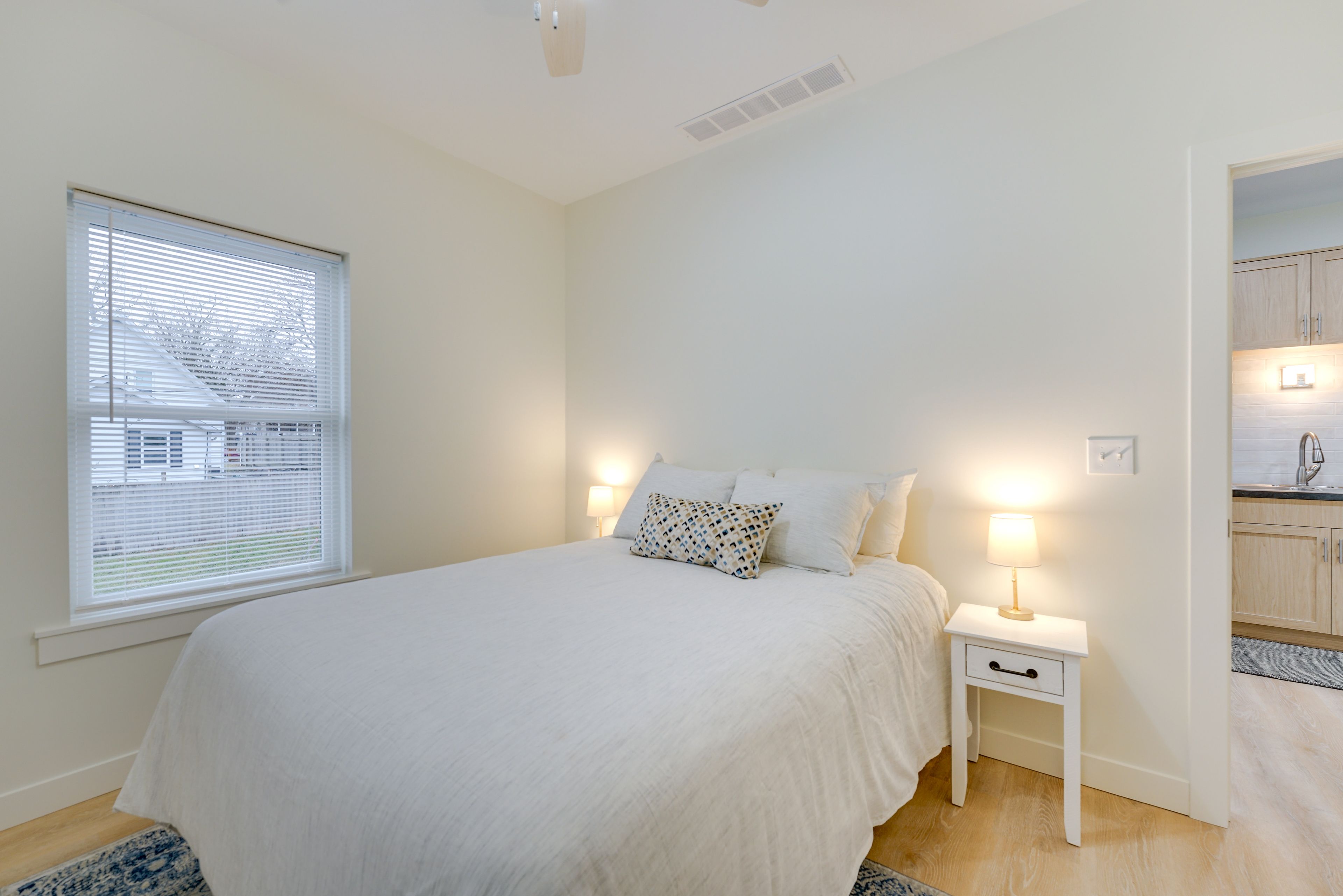 Bedroom 2 | Queen Bed | Smart TV