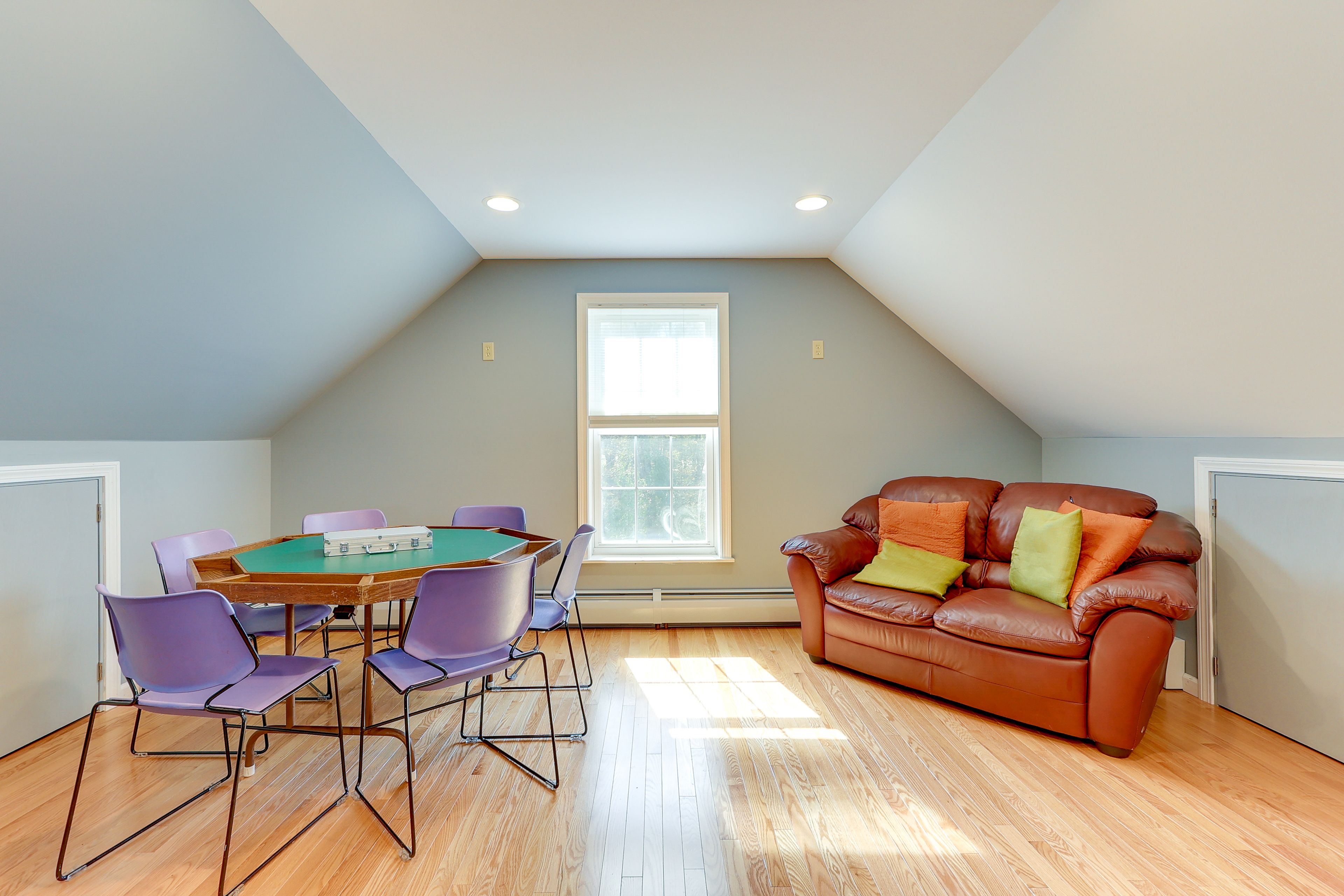 Poker Table | Spacious Bedrooms