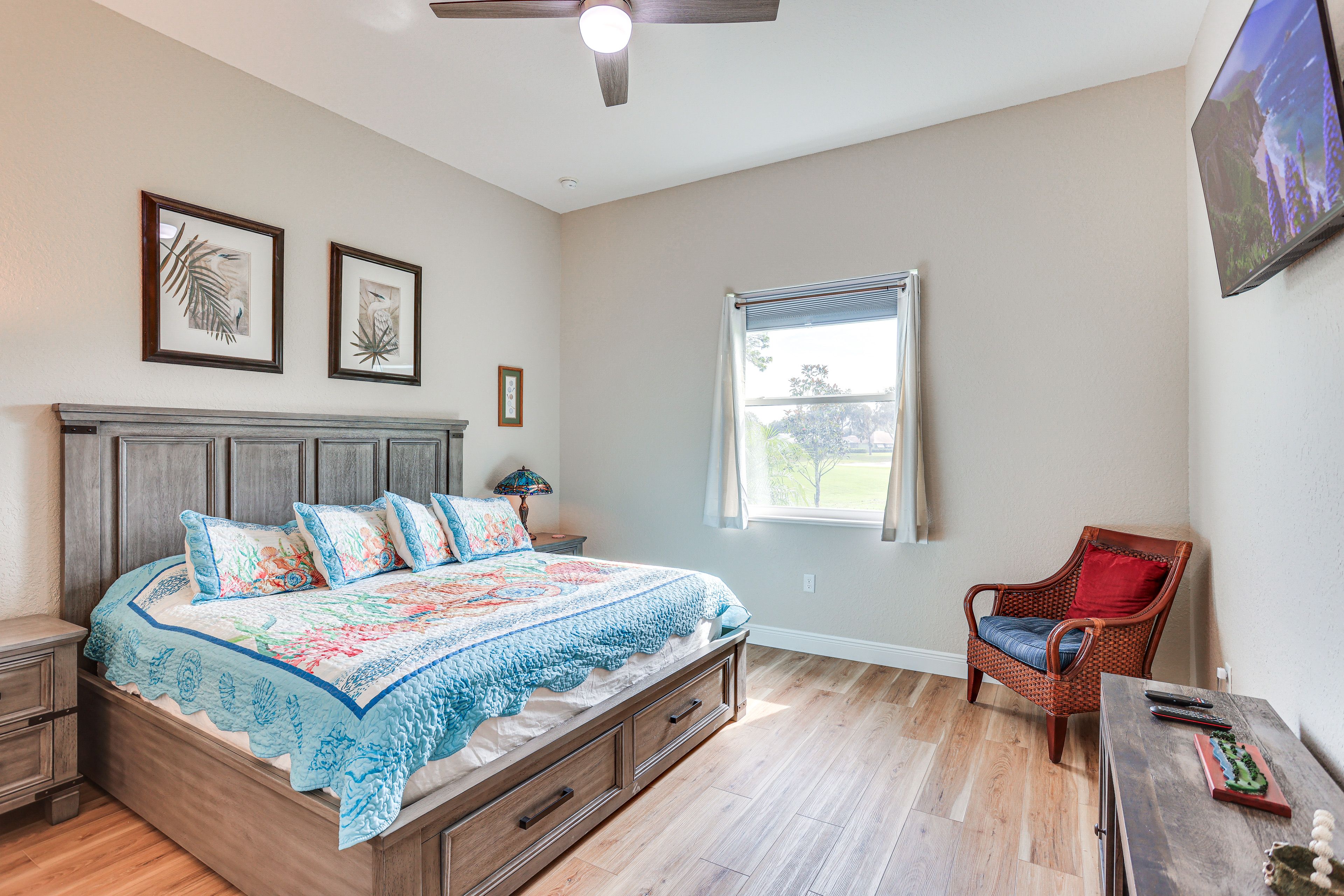 Bedroom 1 | King Bed | Linens & Towels Provided