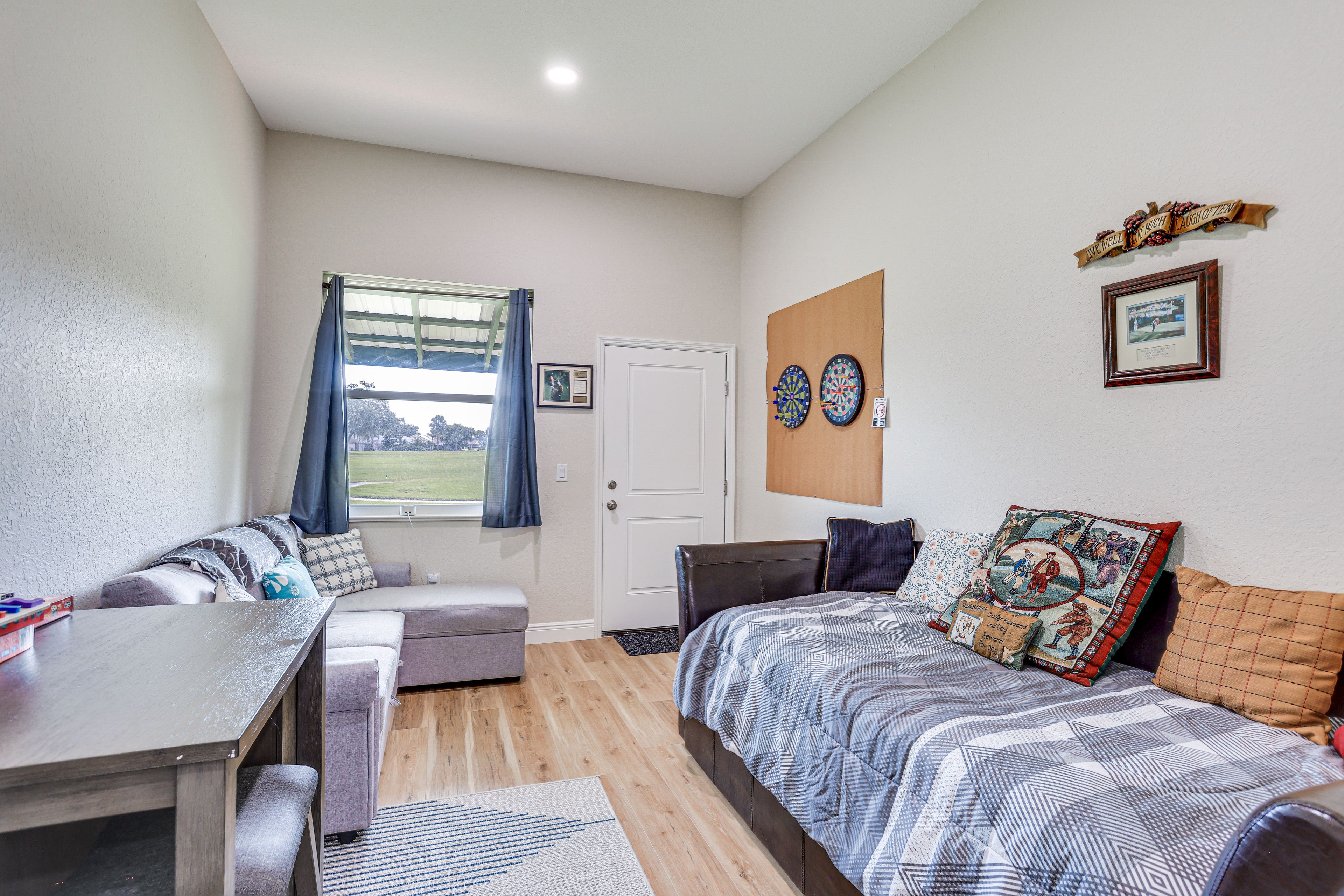 Bonus Room | Twin Daybed w/ Twin Trundle