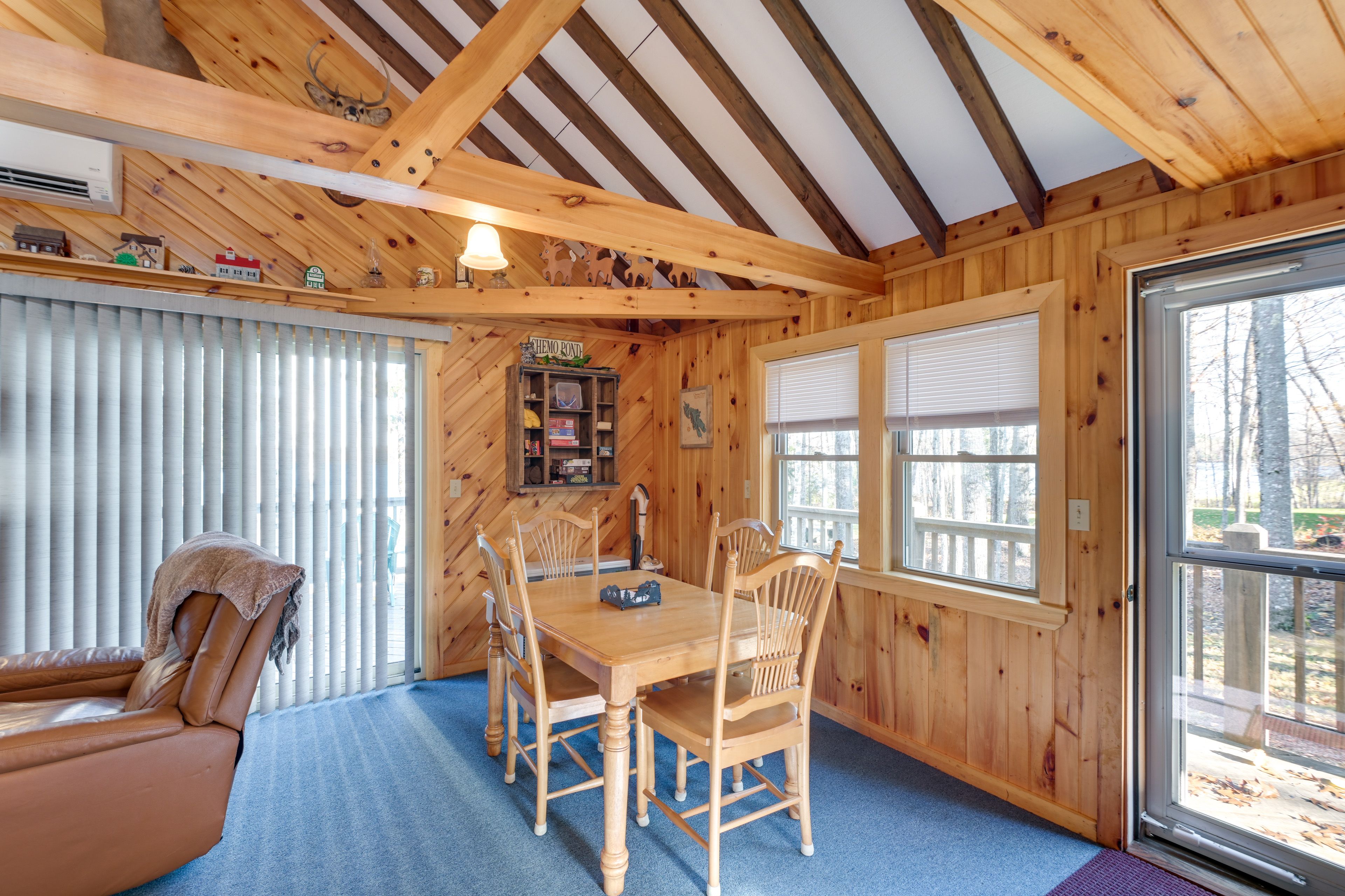Dining Area | Dishware & Flatware Provided