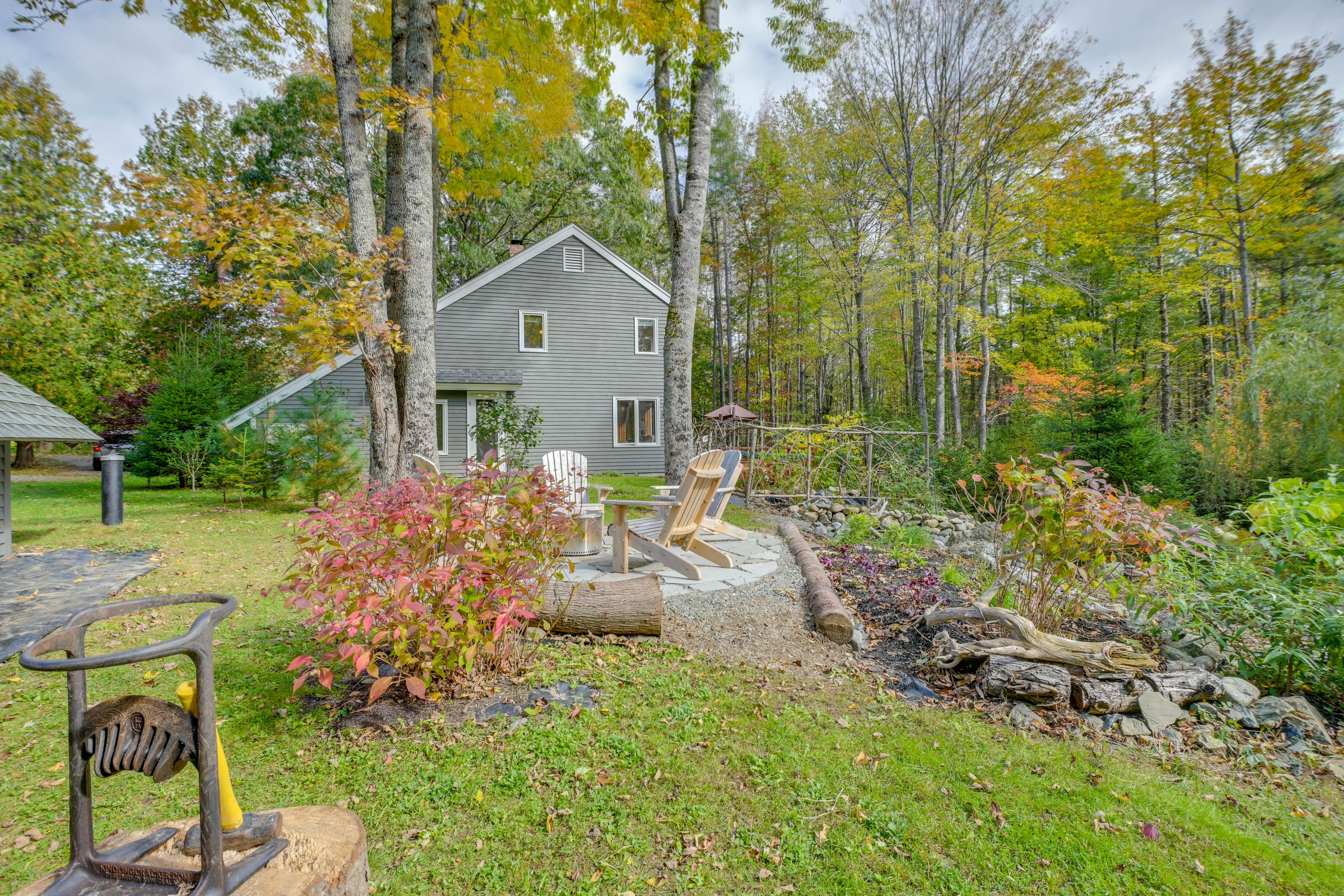 Private Backyard | Fire Pit