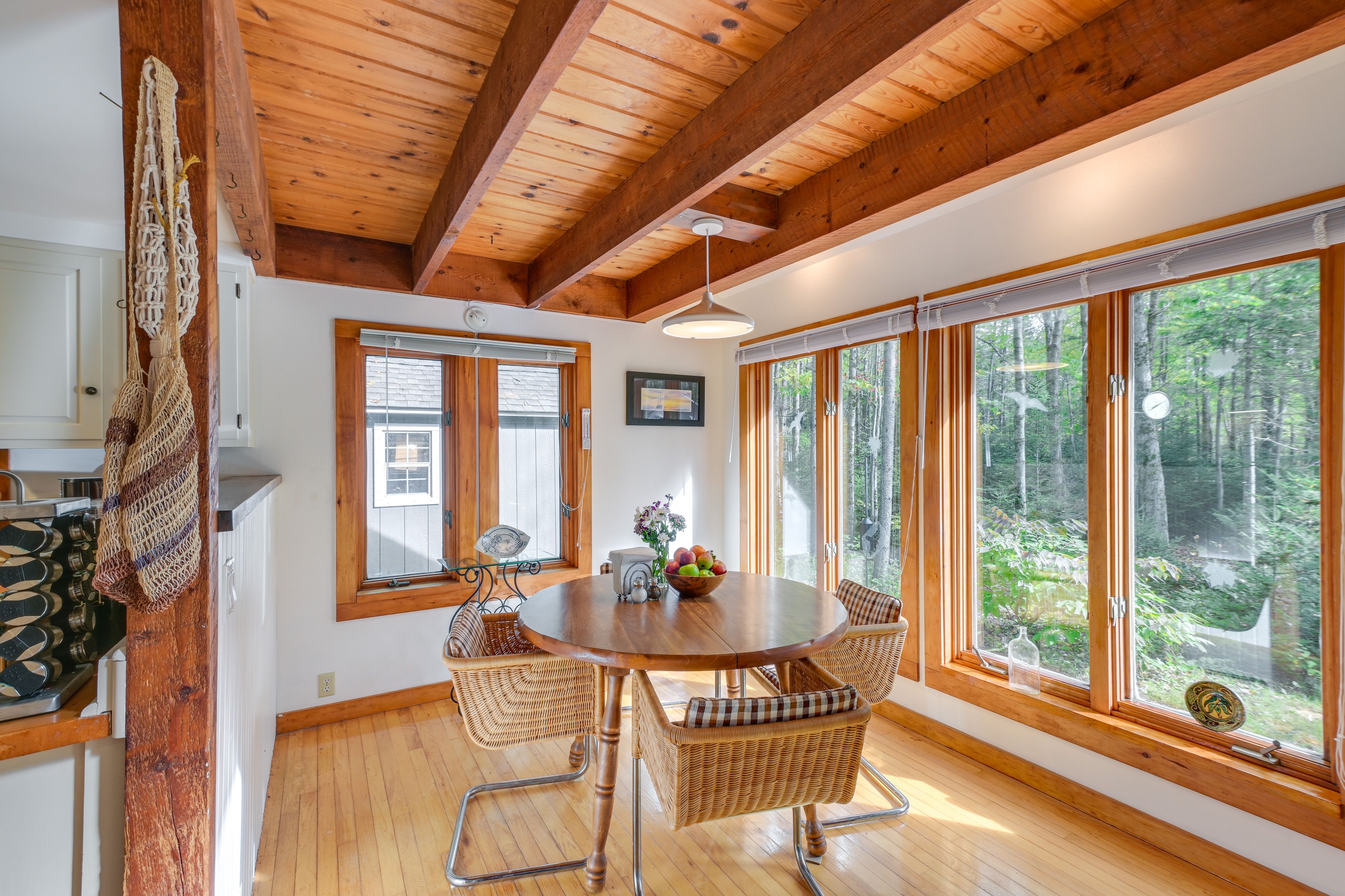 Dining Area | Dishware & Flatware Provided