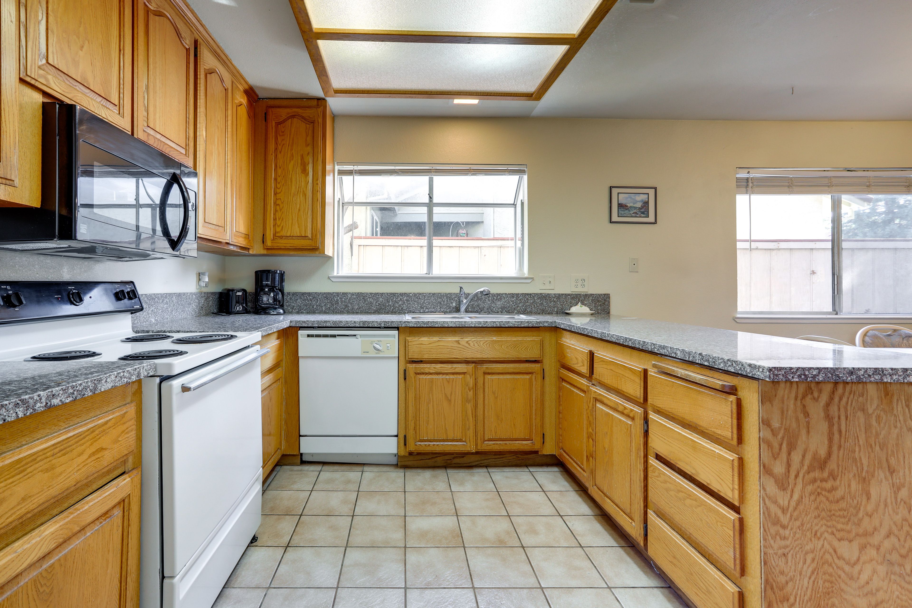 Kitchen | Cooking Basics | Coffee Maker | Trash Bags & Paper Towels Provided
