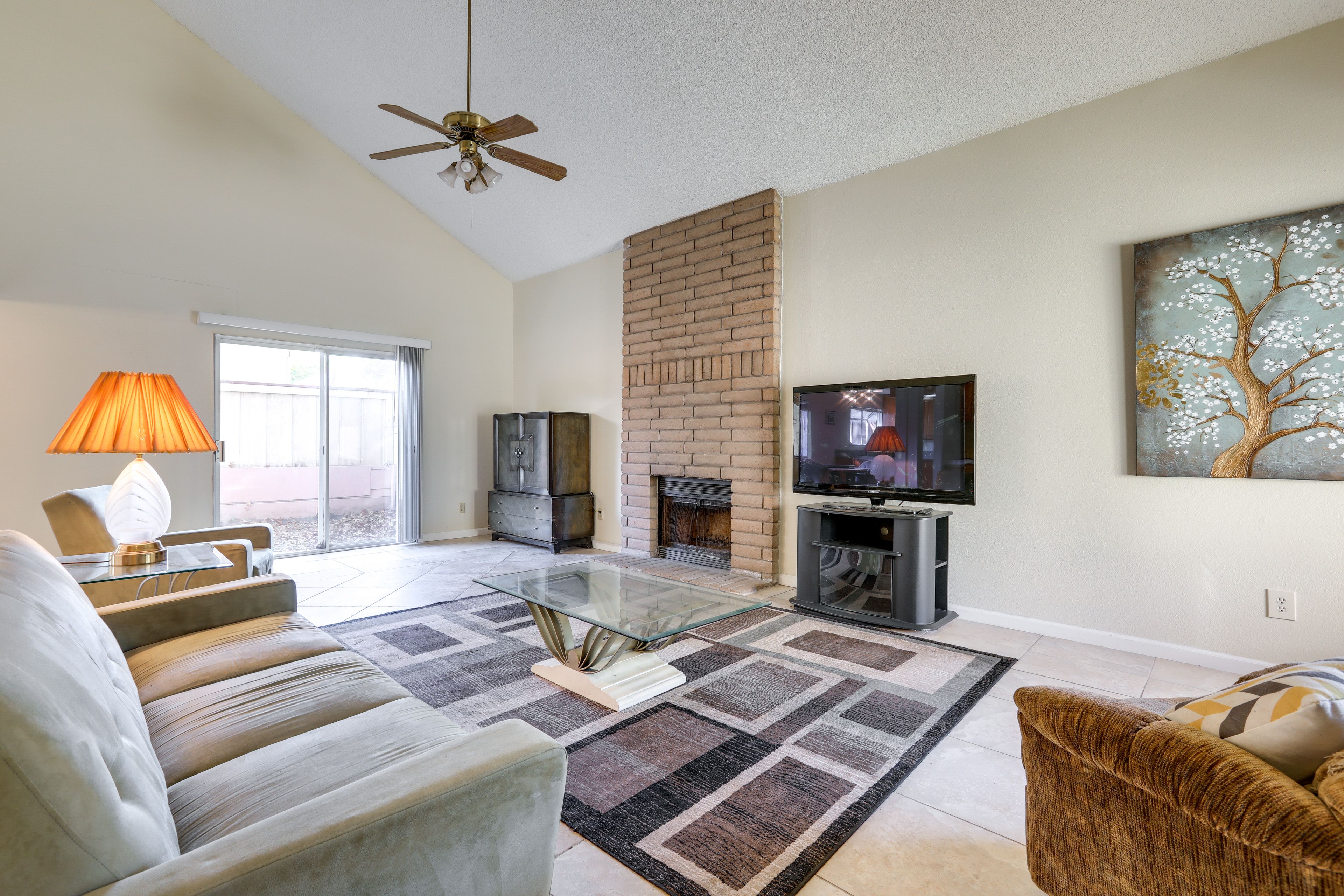 Citrus Heights Vacation Rental | 3BR | 2.5BA | 1,675 Sq Ft | Stairs Required