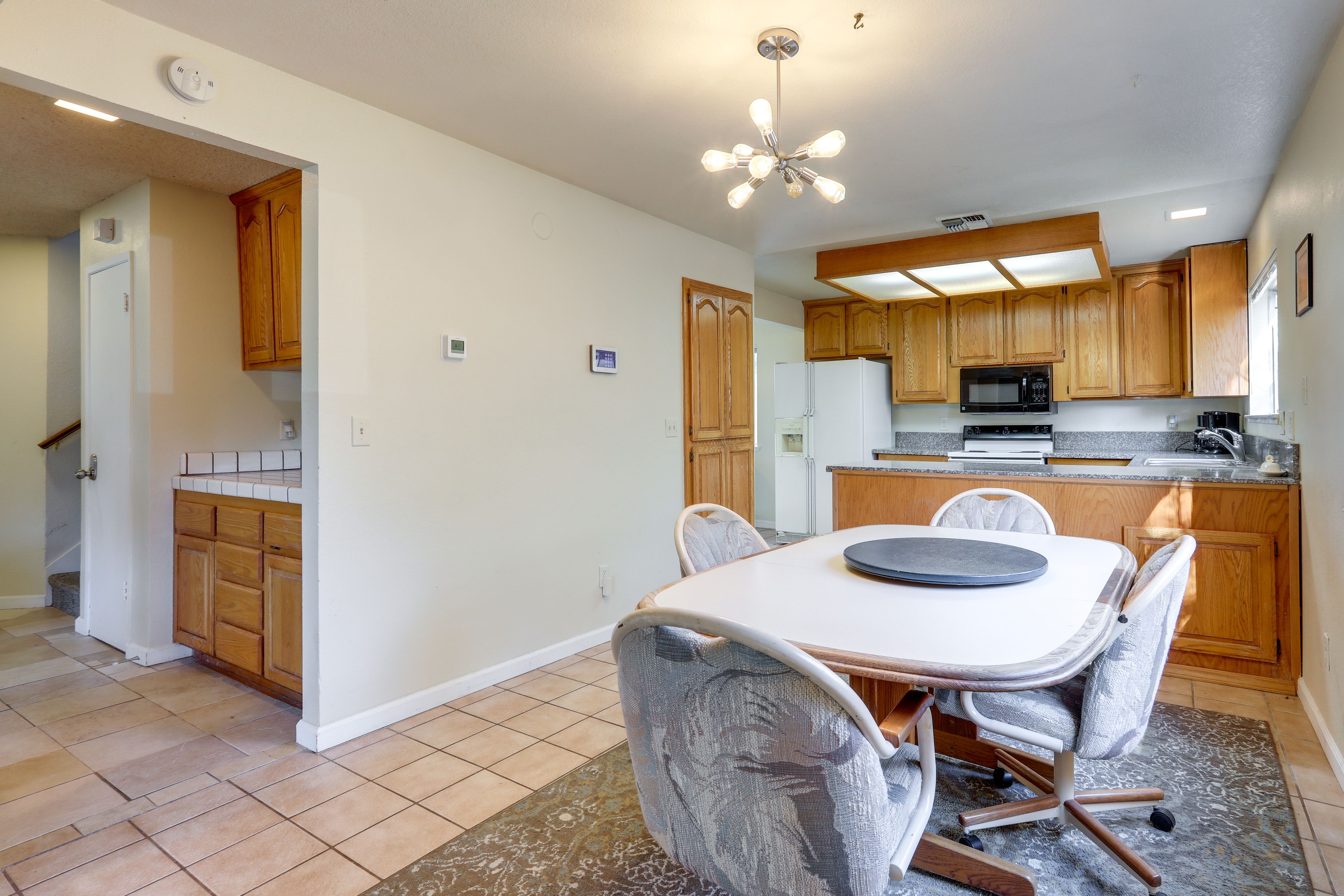 Dining Area | Dishware & Flatware Provided