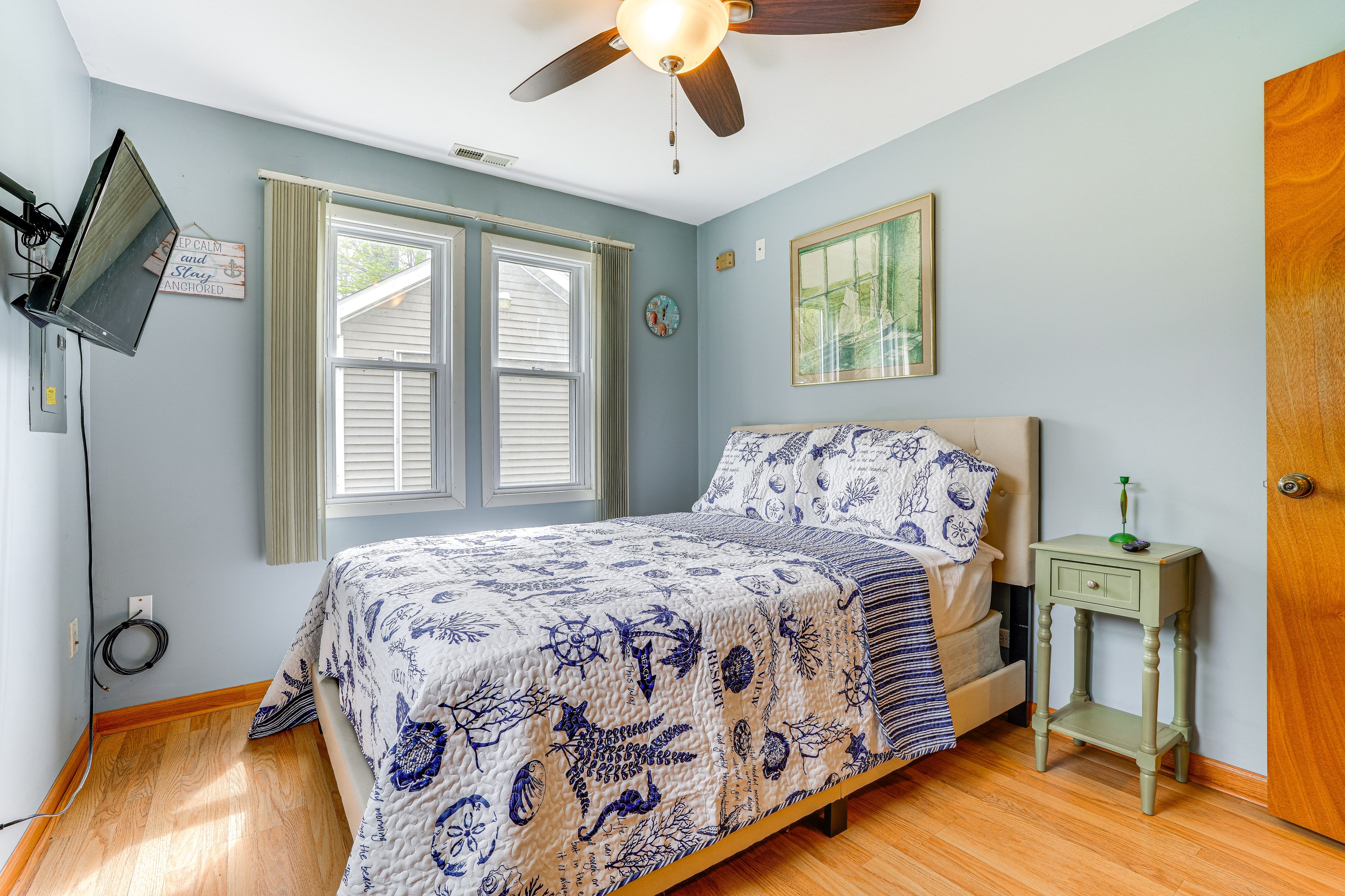 Bedroom 1 | Queen Bed