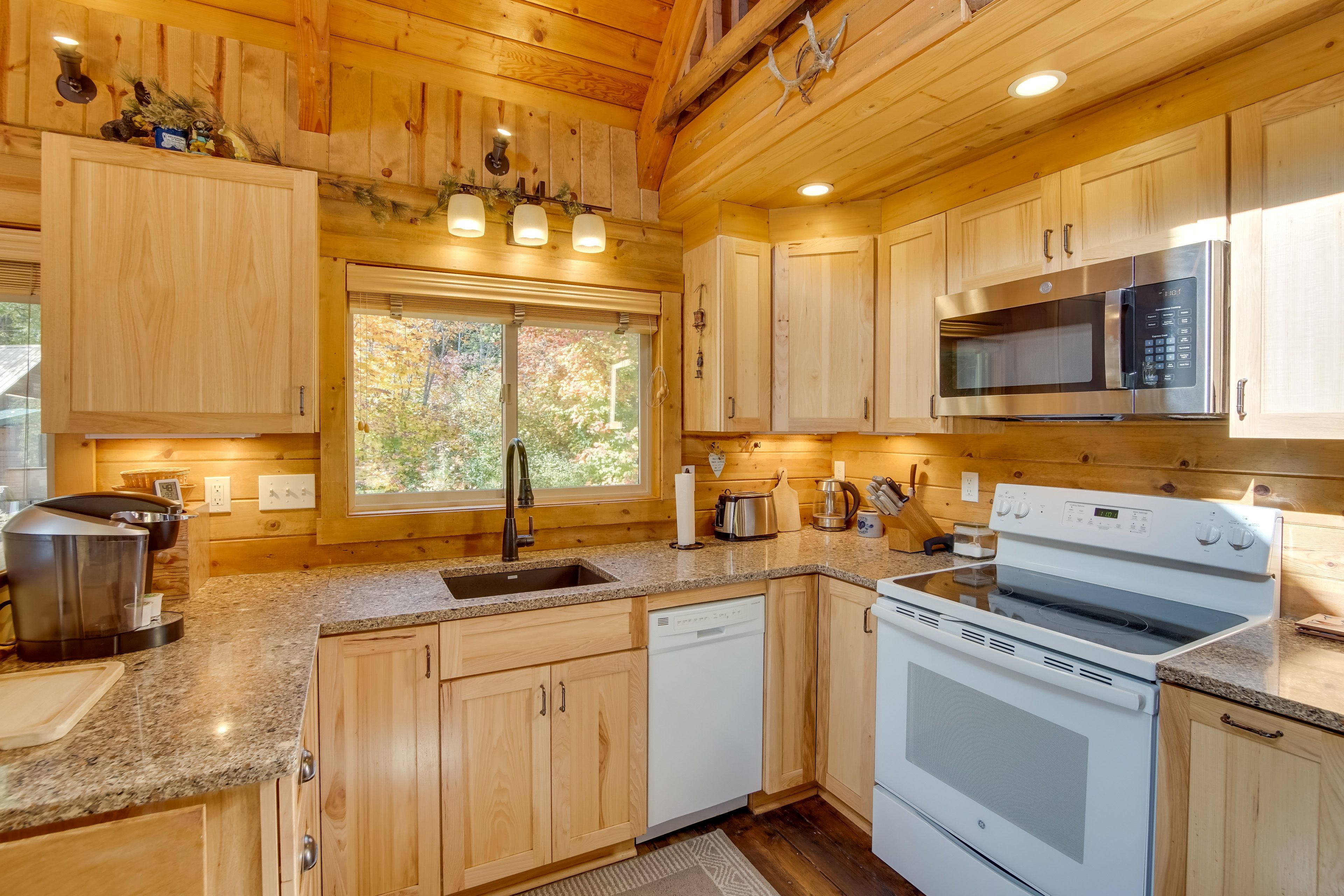 Kitchen | Cooking Basics | Coffee Maker | Paper Towels/Trash Bags Provided
