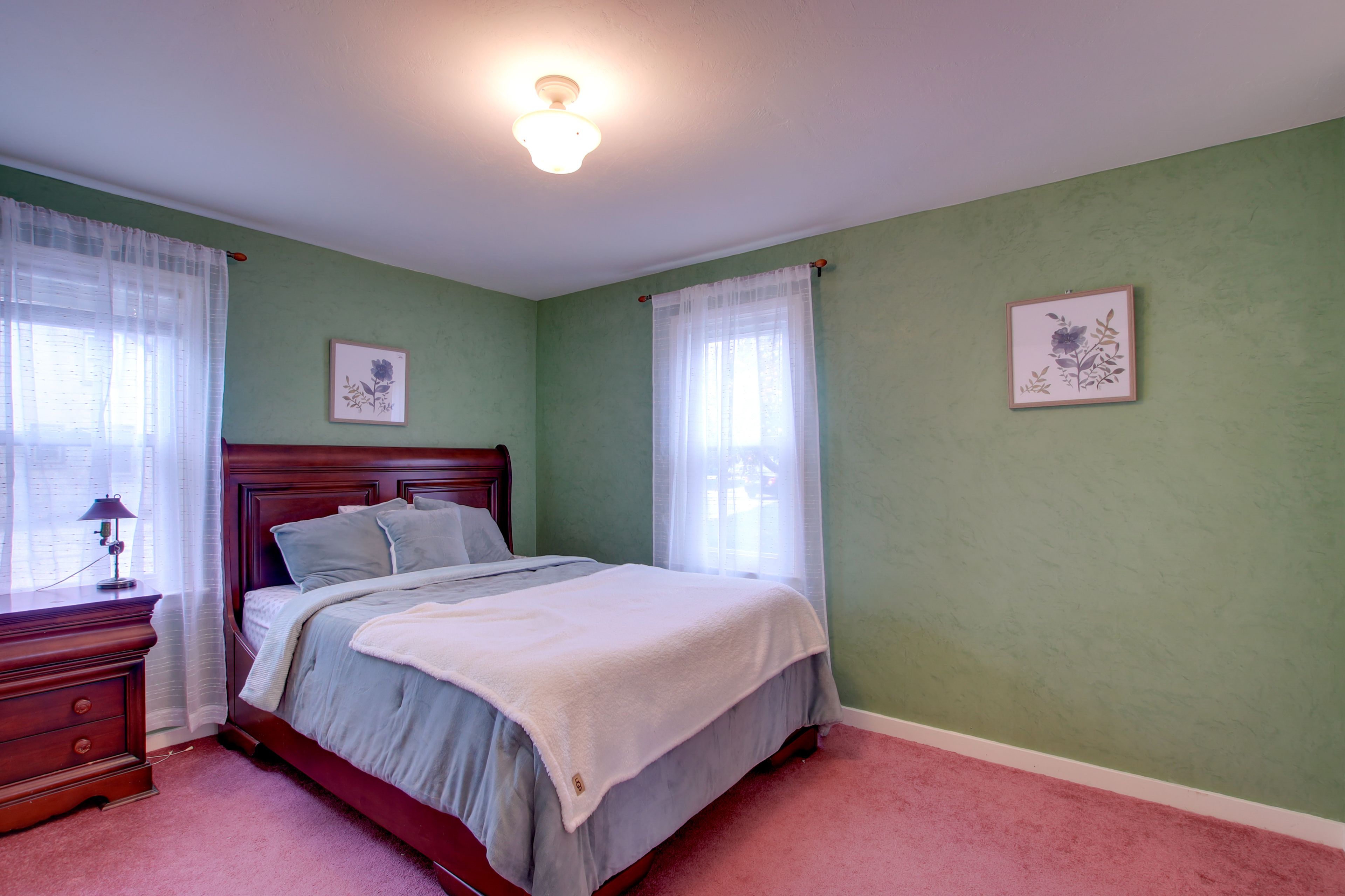 Bedroom 1 | Queen Bed | Linens Provided | Main Floor