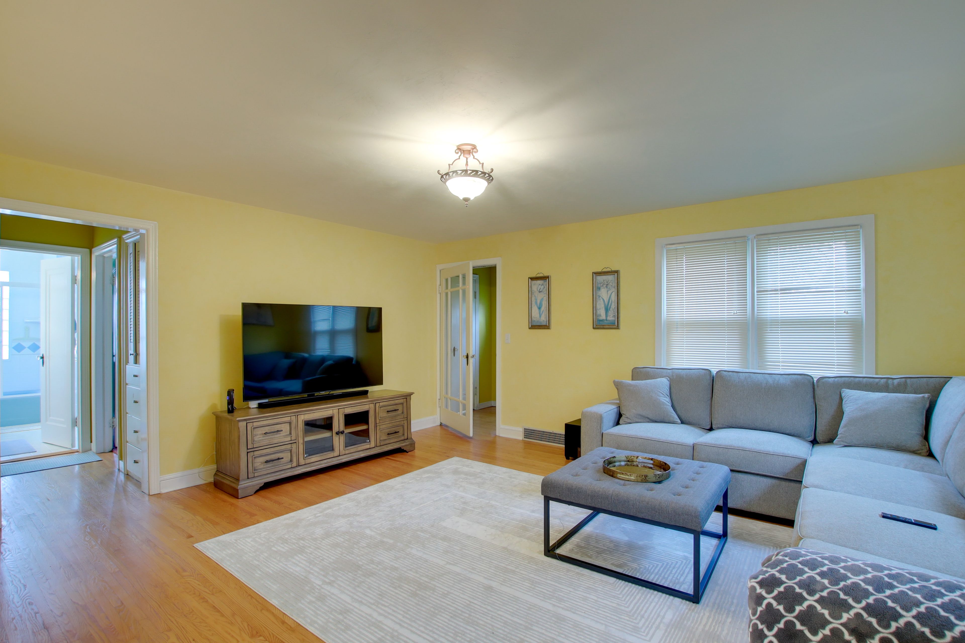 Family Room | Smart TV