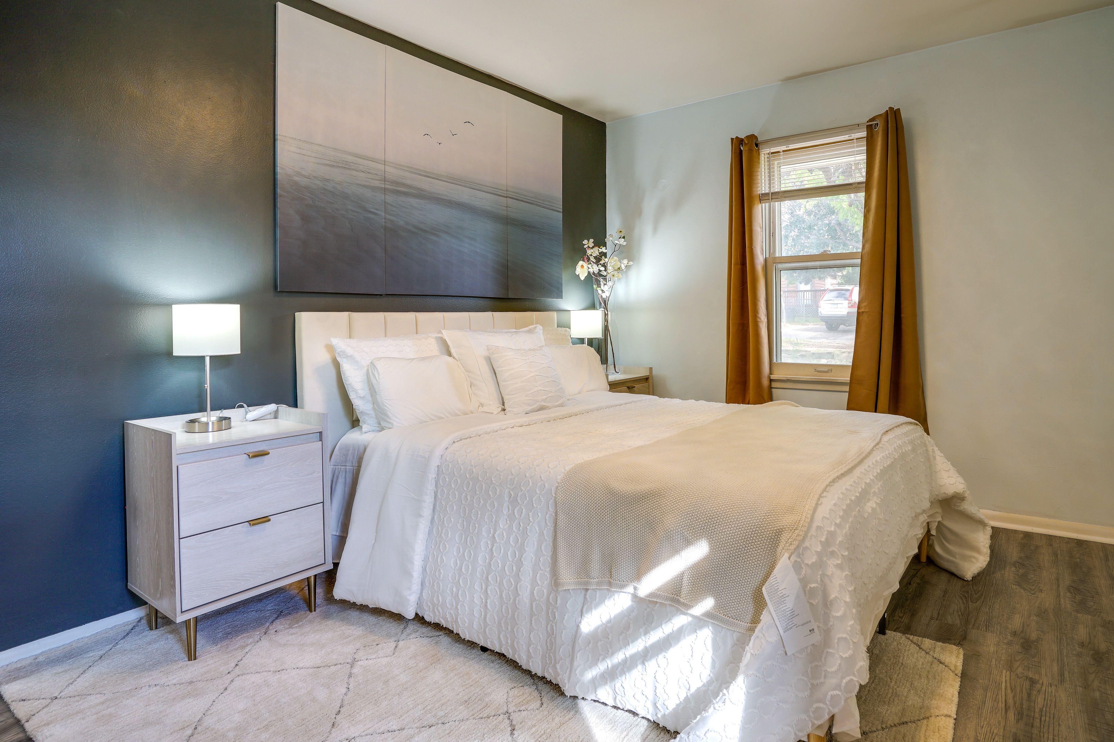 Bedroom | Queen Bed