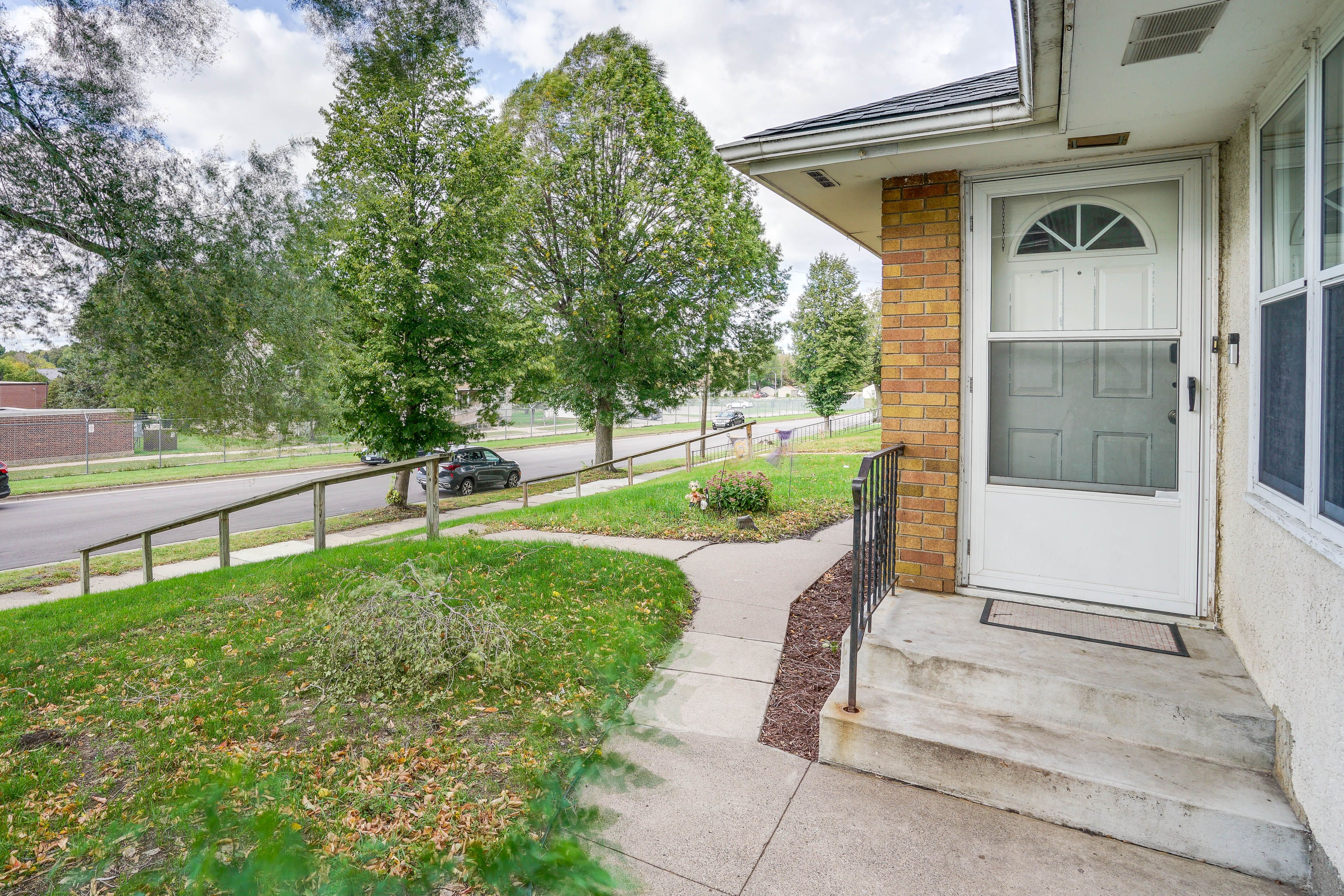 Duplex Exterior | Keyless Entry