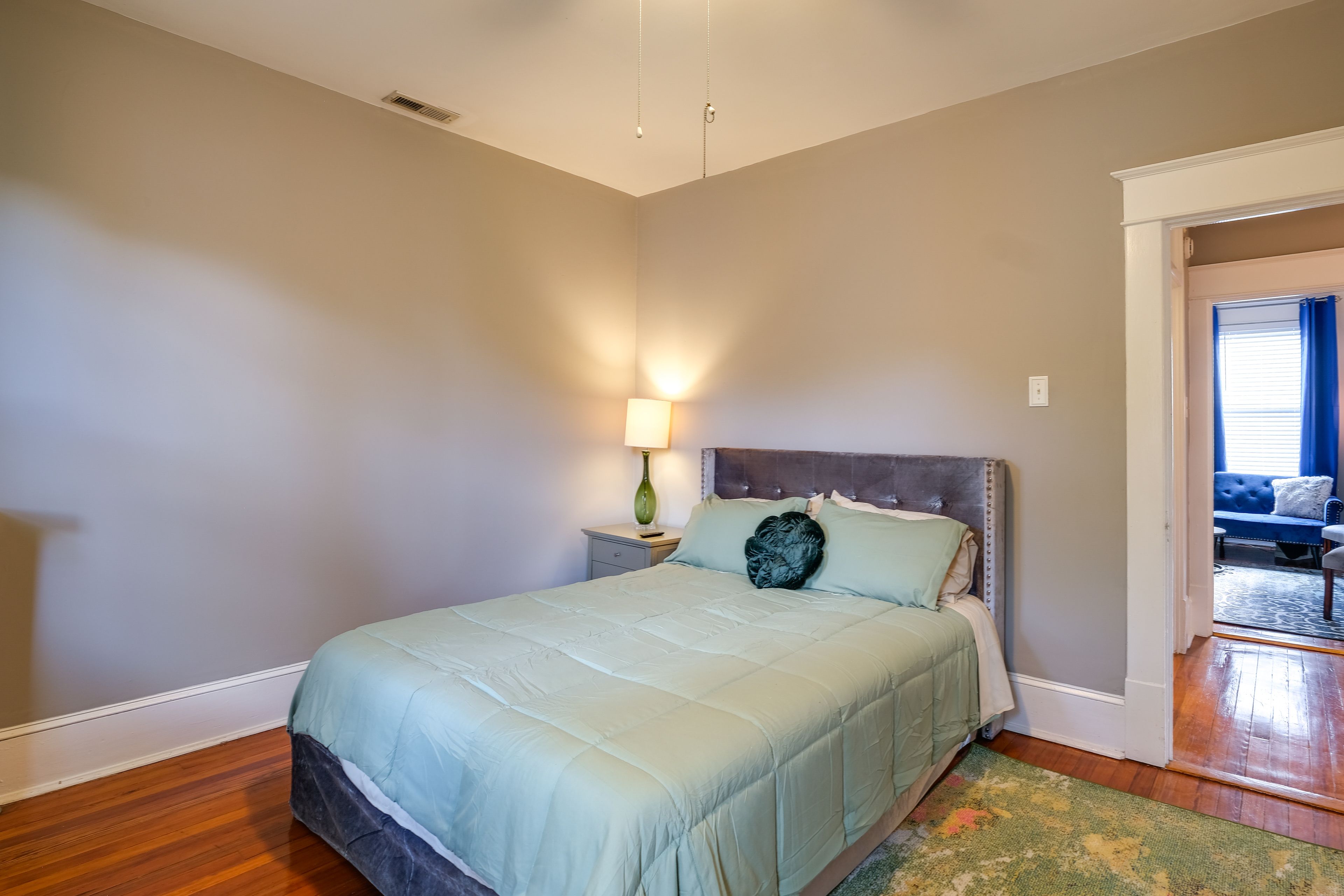 Bedroom 2 | Queen Bed