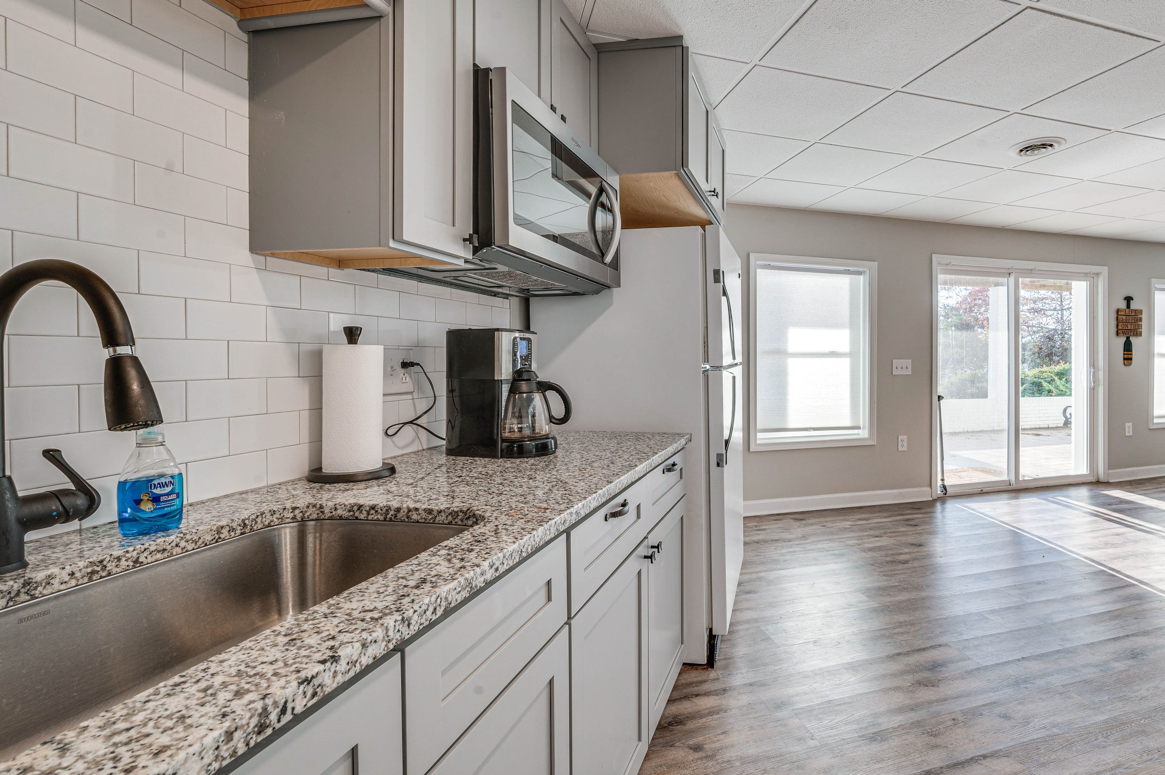 Kitchenette | Microwave | Coffee Makers