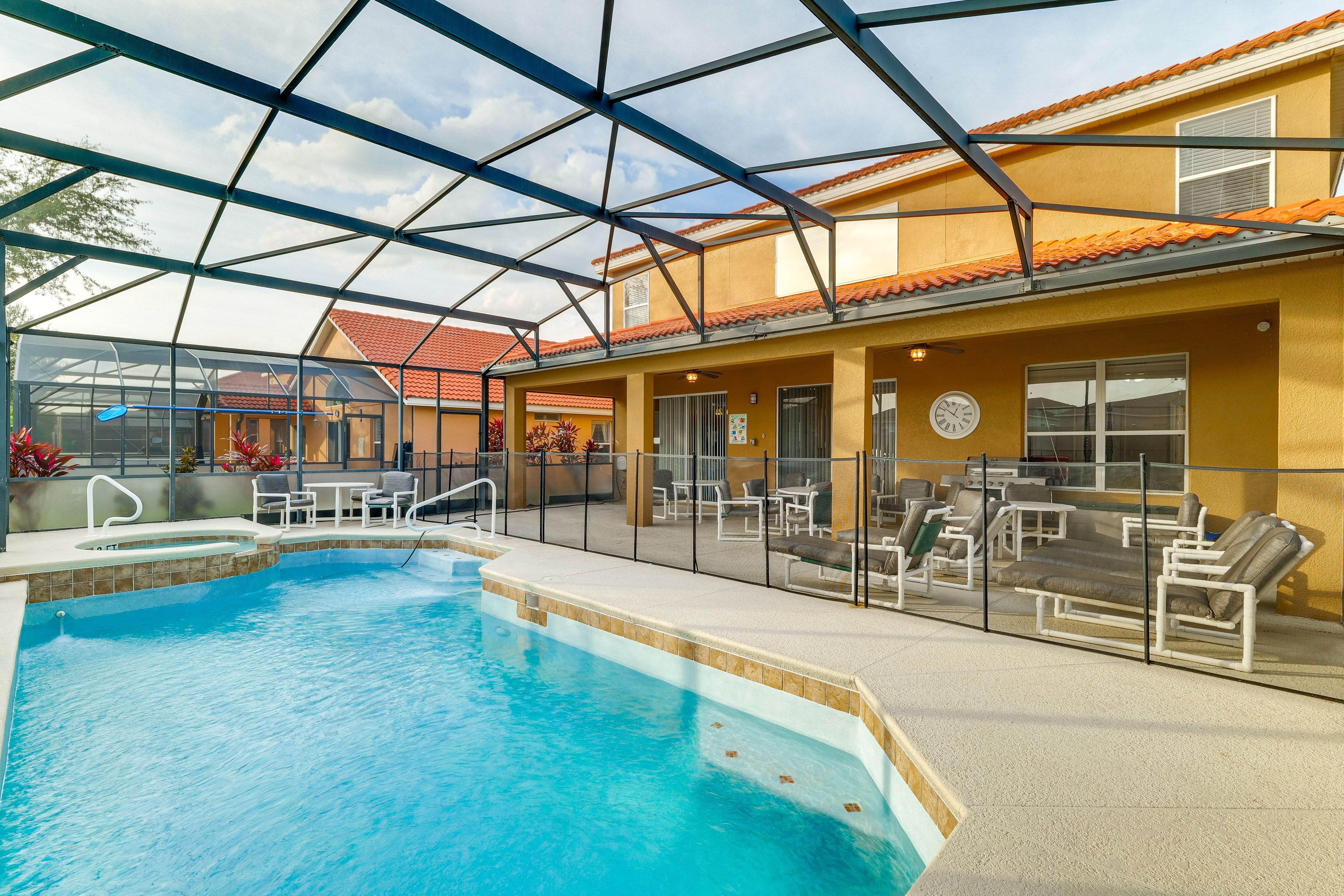 Davenport Vacation Rental | 7BR | 5.5BA | 2,700 Sq Ft | Steps to Enter