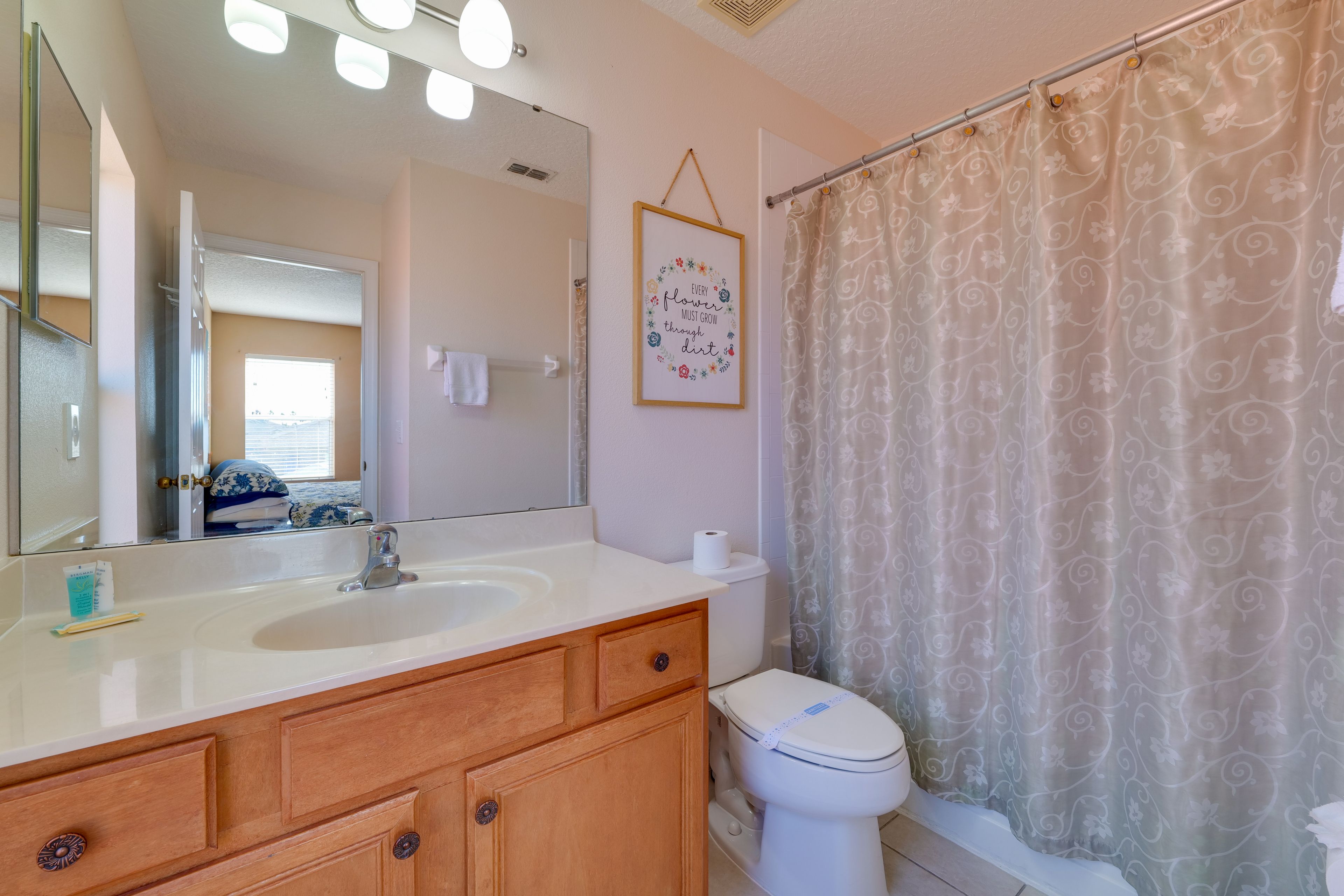 Full Bathroom | 2nd Floor