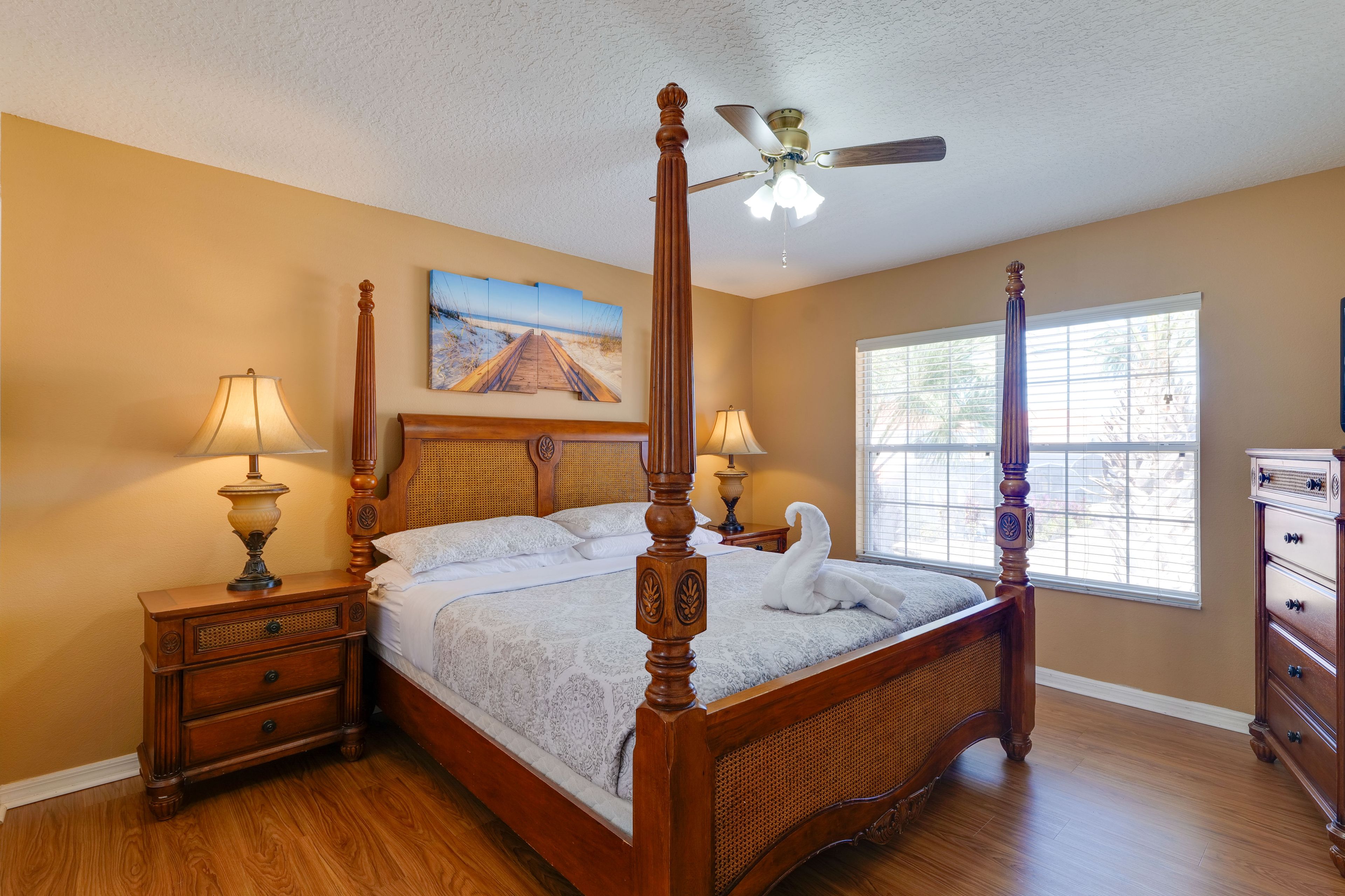 Bedroom 3 | King Bed | 2nd Floor