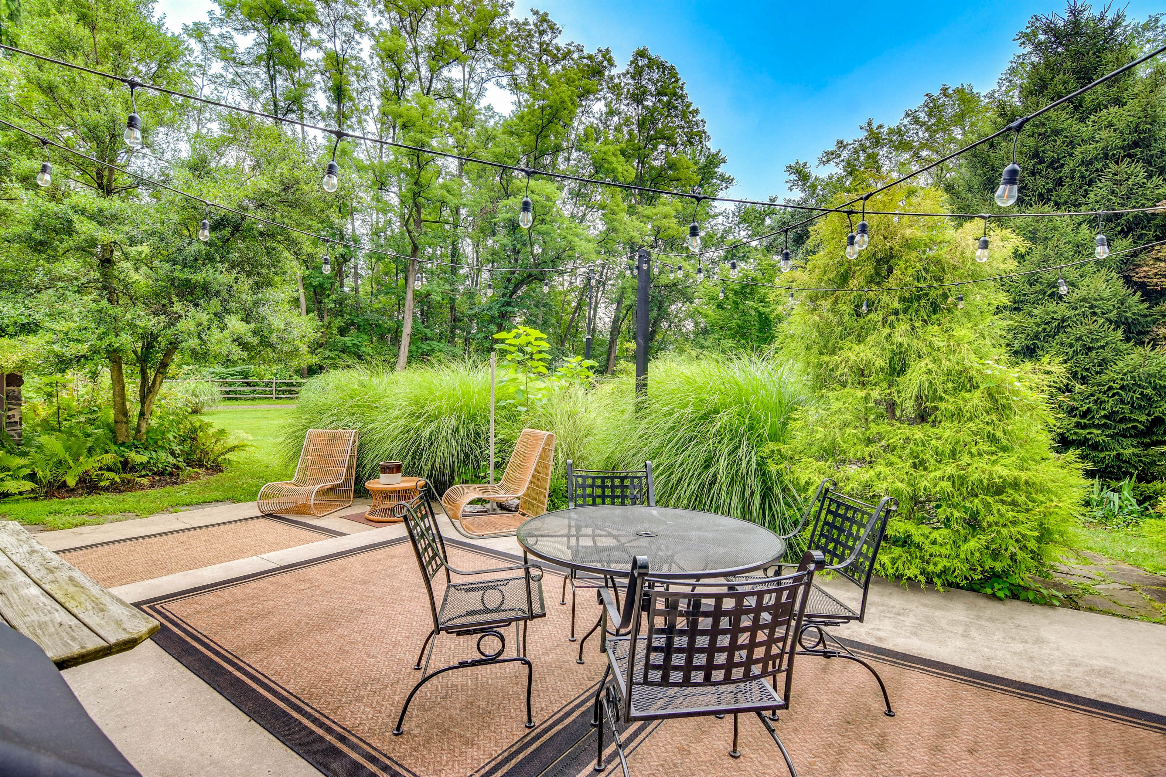 Private Patio | Gas Grill