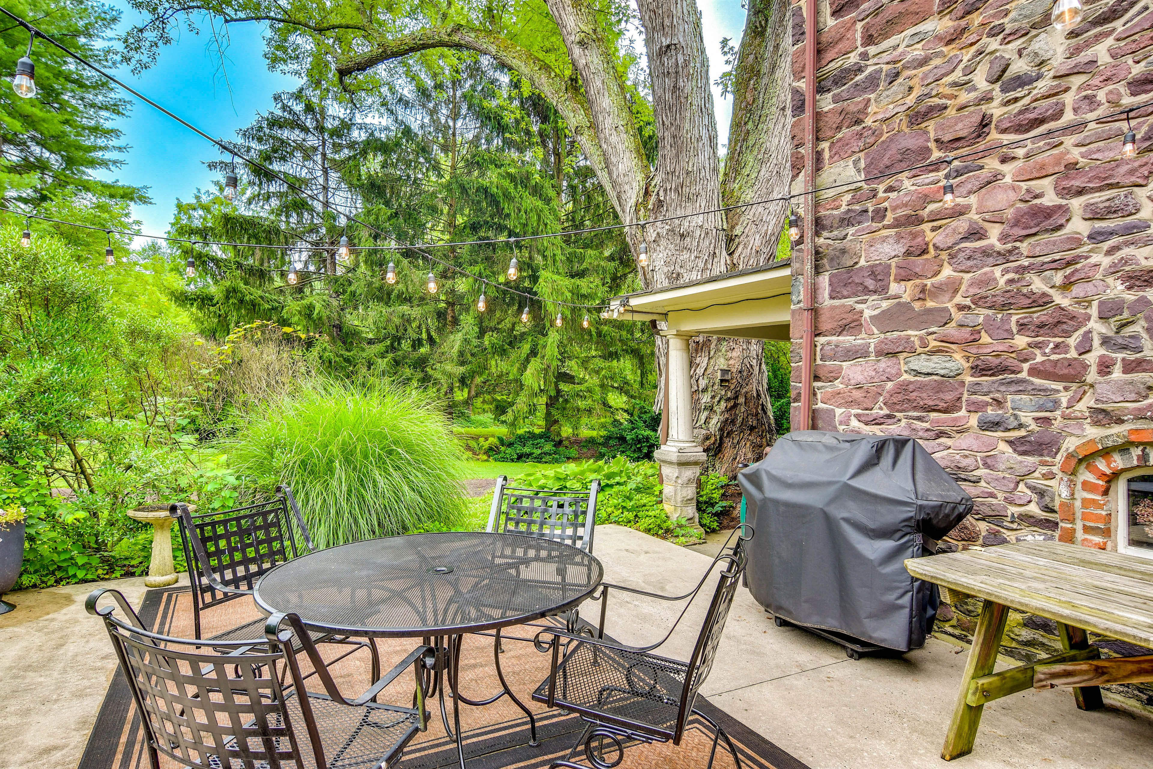 Private Patio | Gas Grill