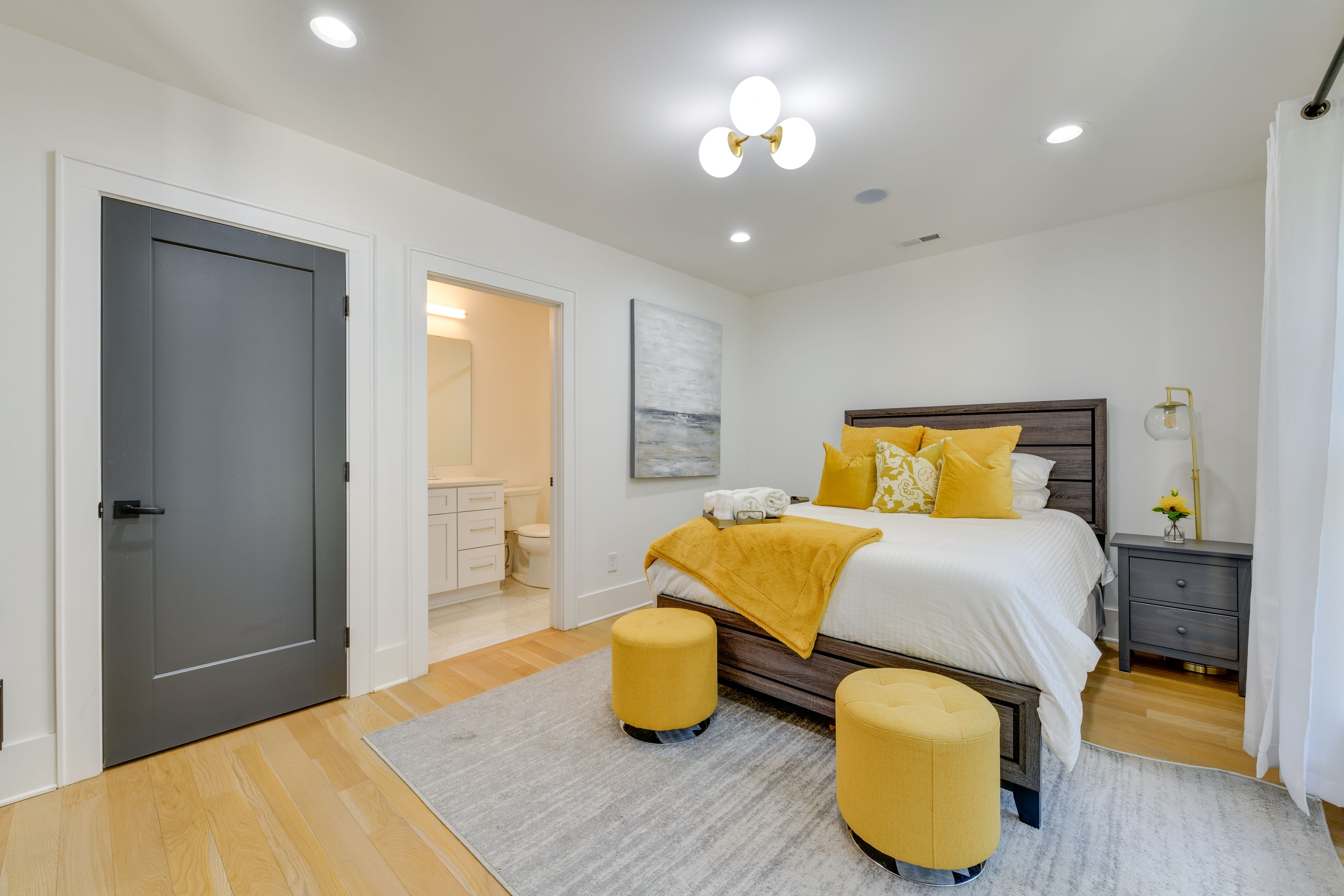 Bedroom 3 | Queen Bed