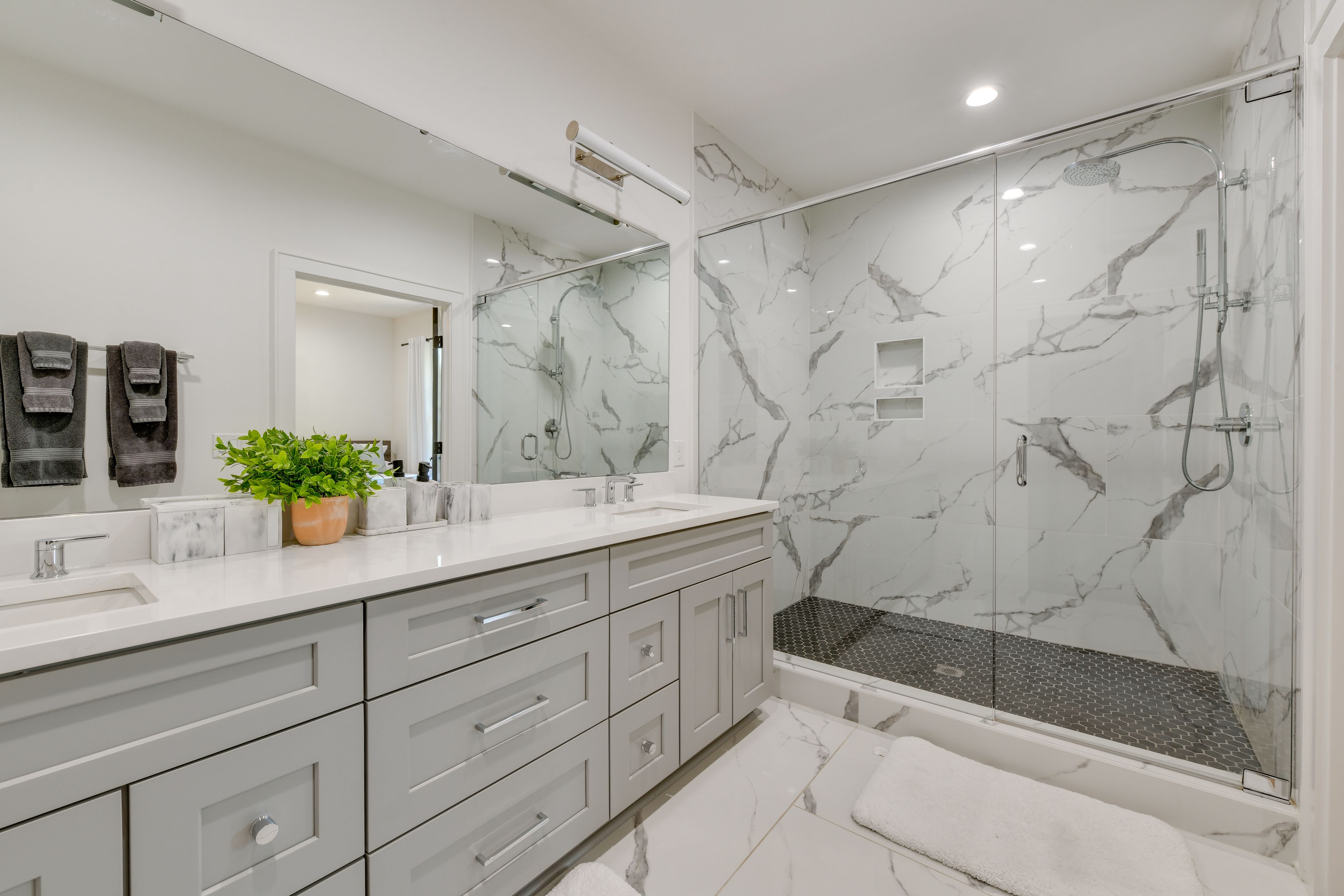 En-Suite Bathroom