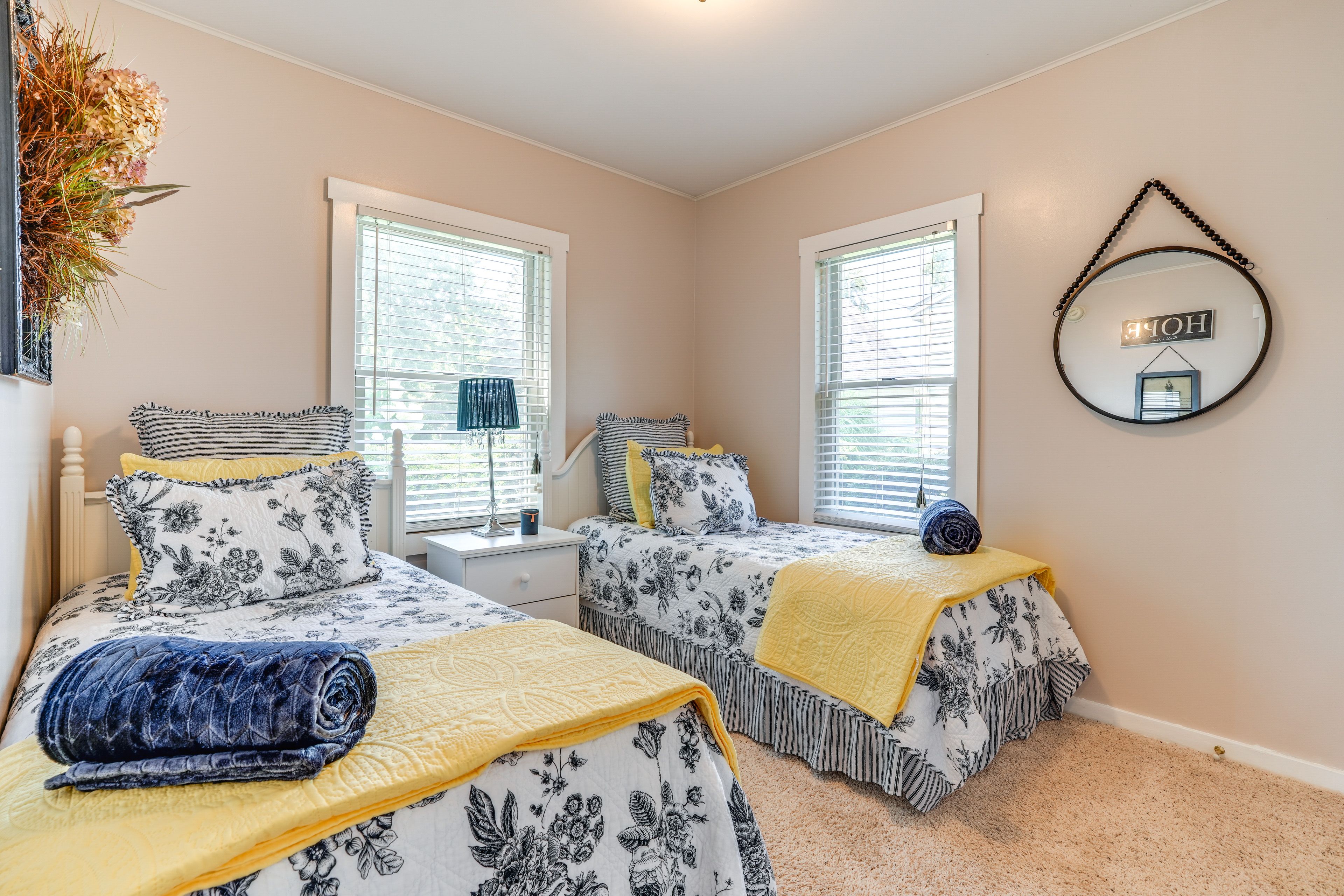 Bedroom 2 | 2 Twin Beds