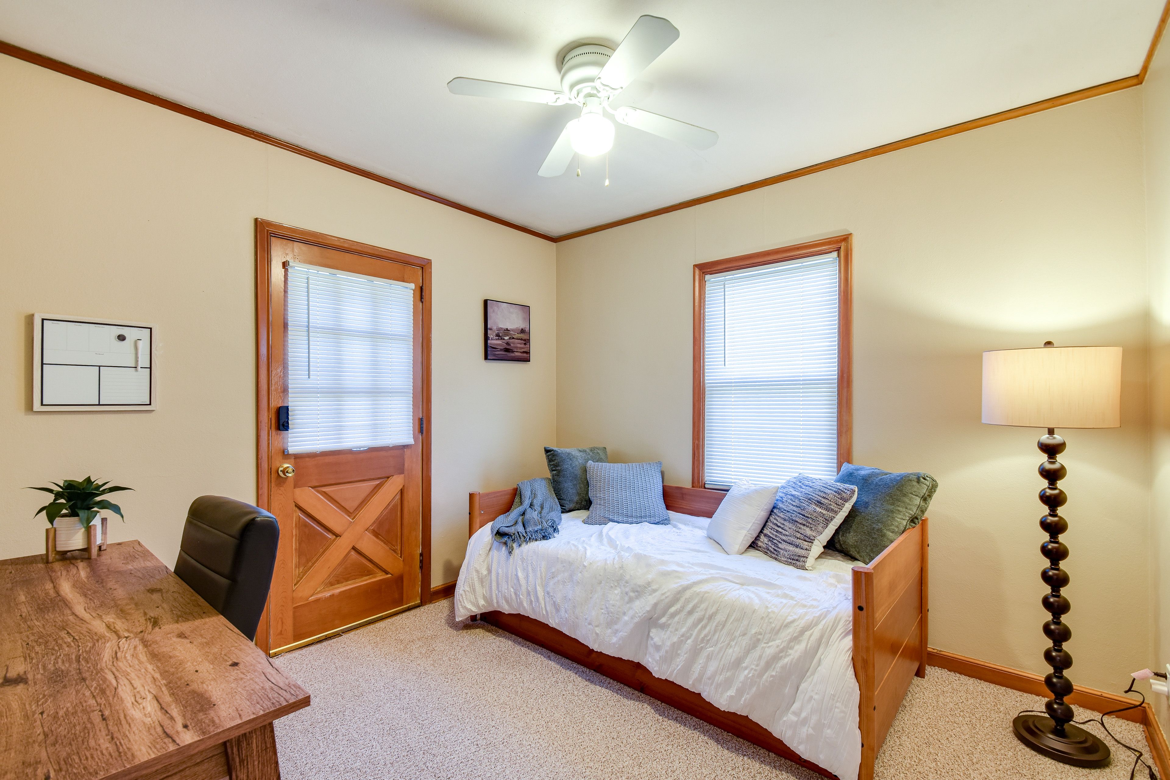 Bedroom 2 | Twin Daybed w/ Twin Trundle | Laptop-Friendly Workspace