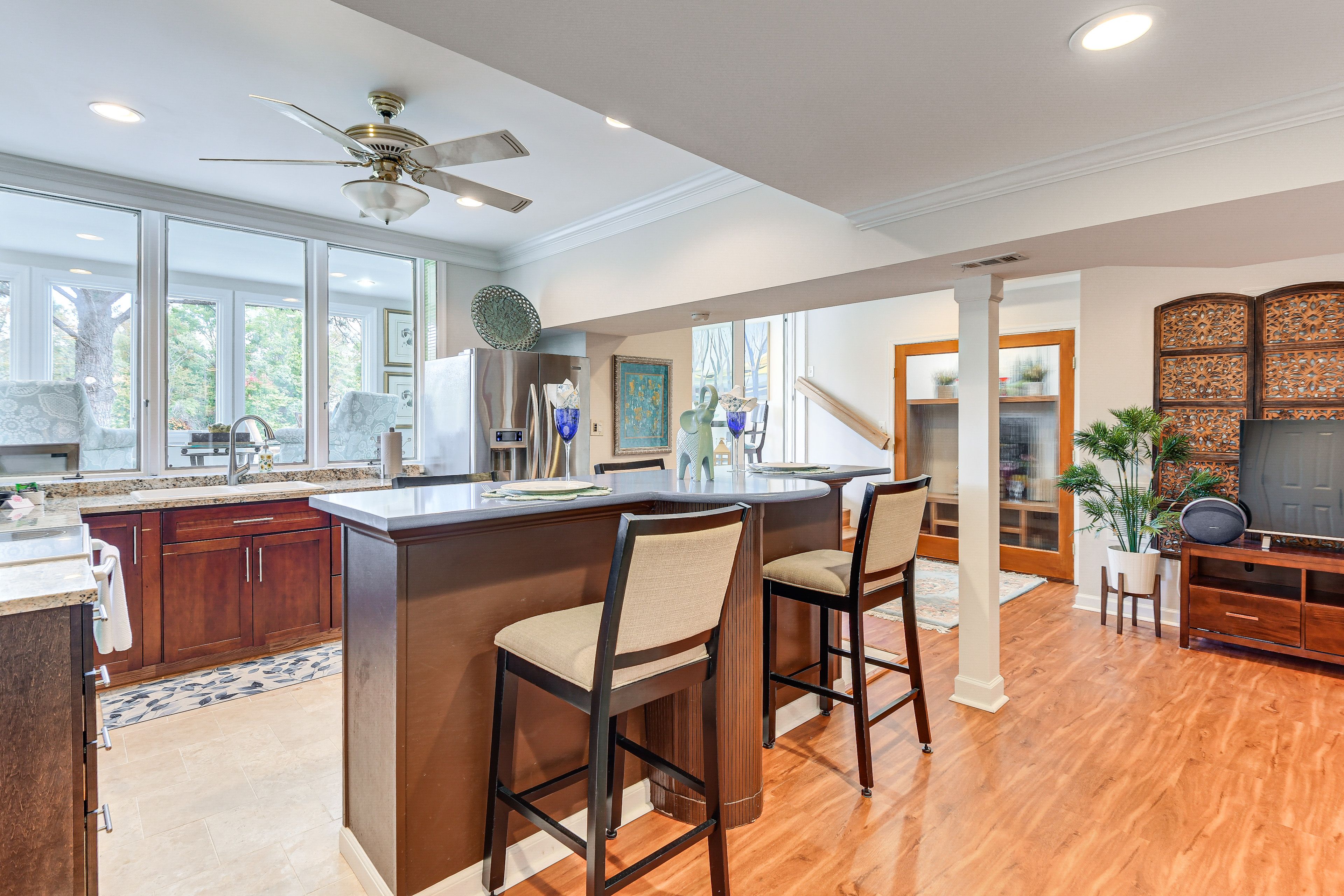 Breakfast Bar Dining Area | Dishes & Flatware Provided