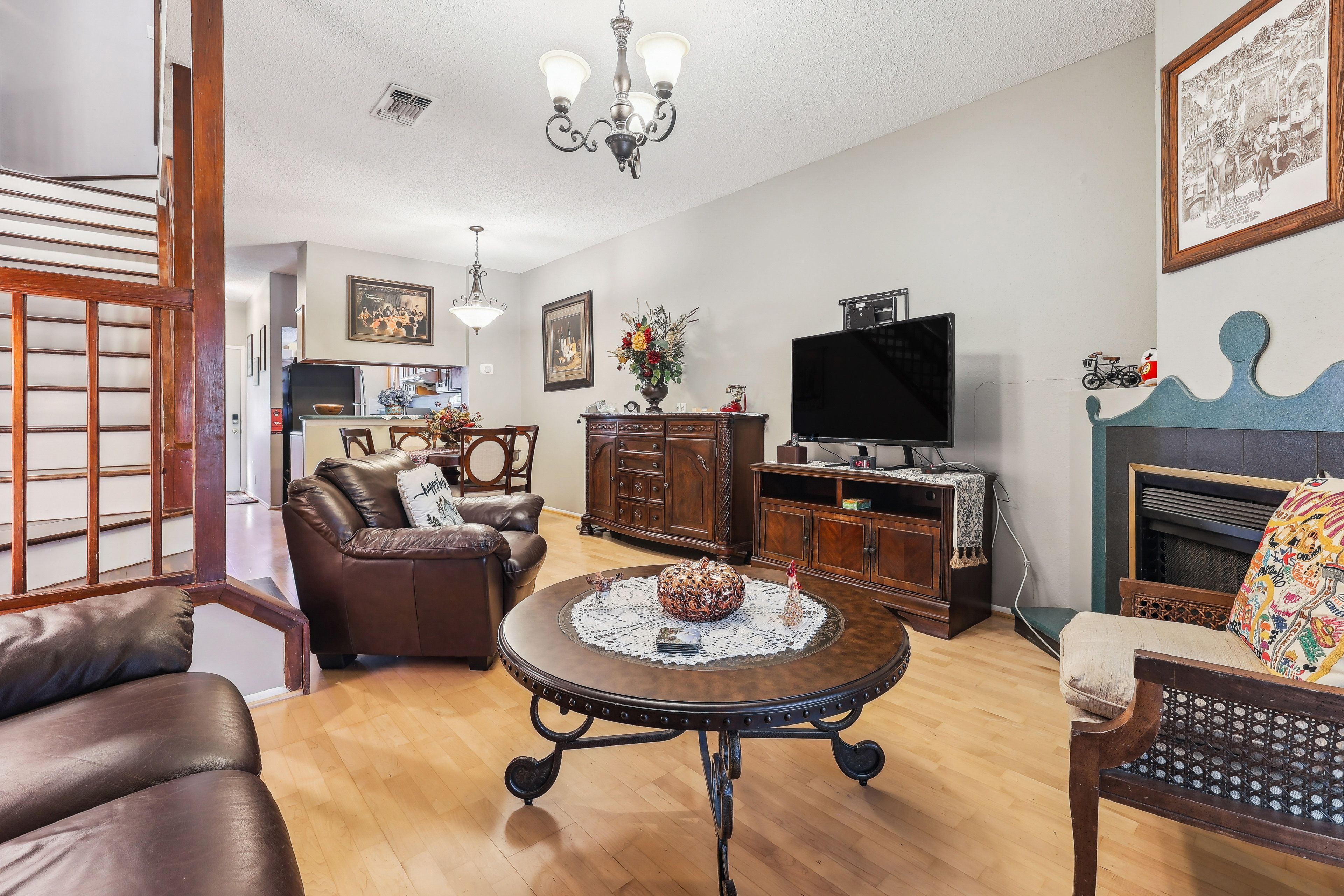 San Antonio Vacation Rental | 2BR | 2.5BA | 1,312 Sq Ft | Stairs Required