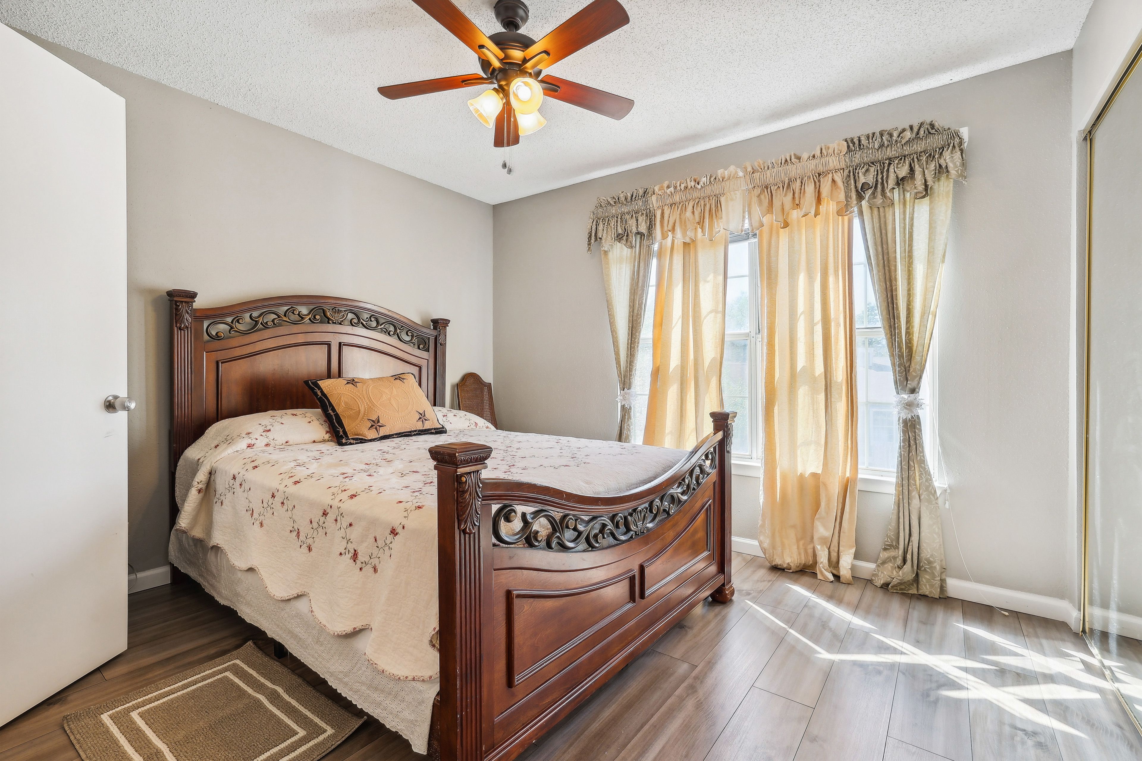 Bedroom 1 | Queen Bed | Linens Provided | 2nd Floor