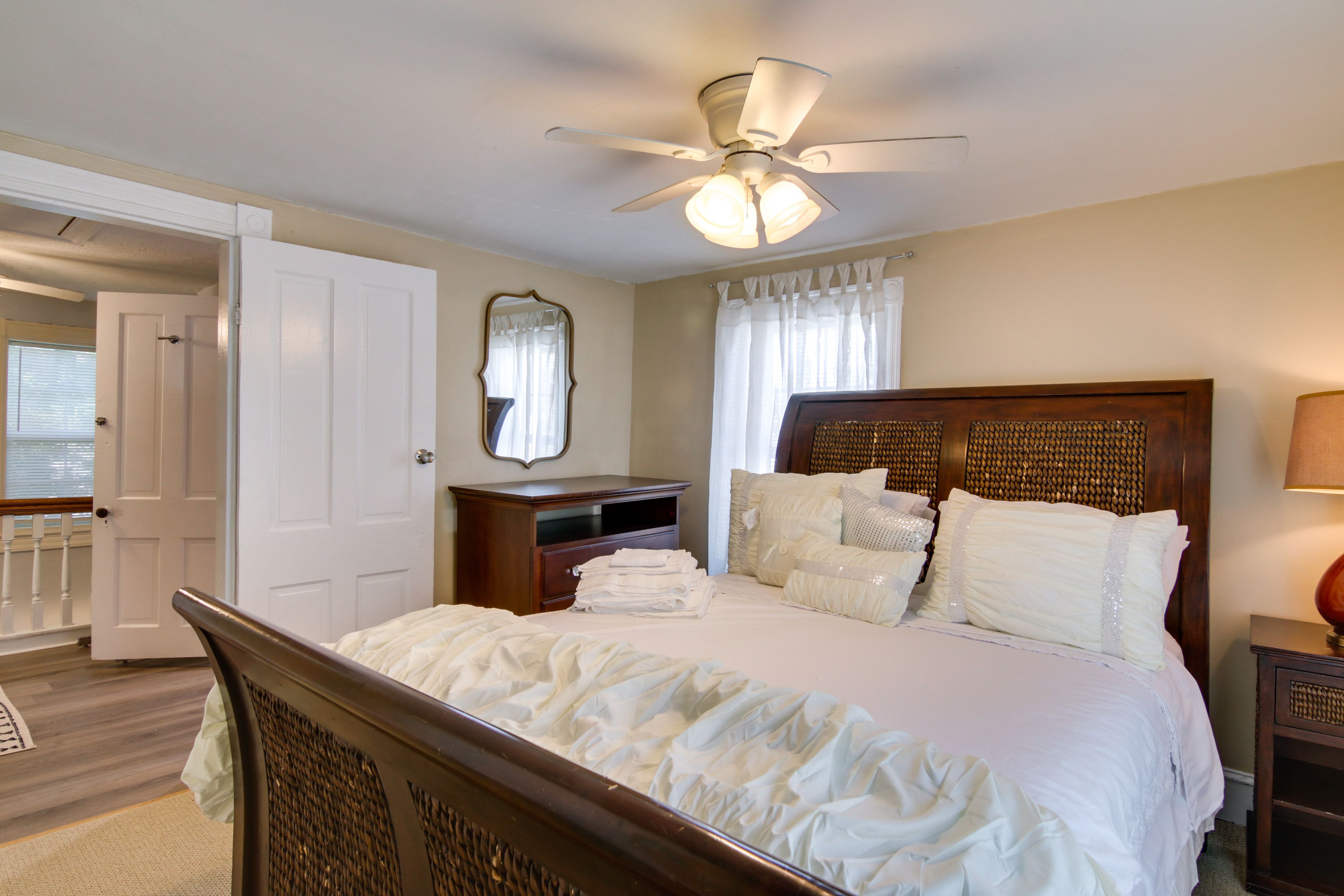 Bedroom 2 | Queen Bed | 2nd Floor