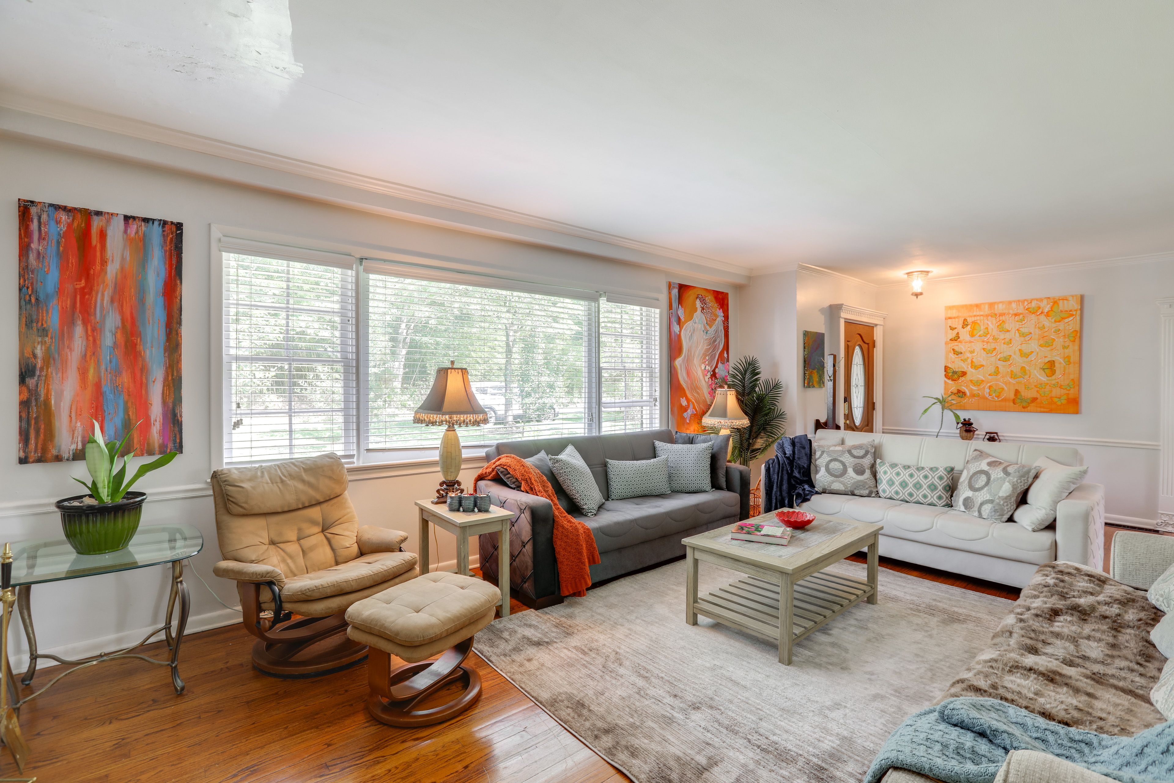 Living Room | Flat-Screen TV | Piano