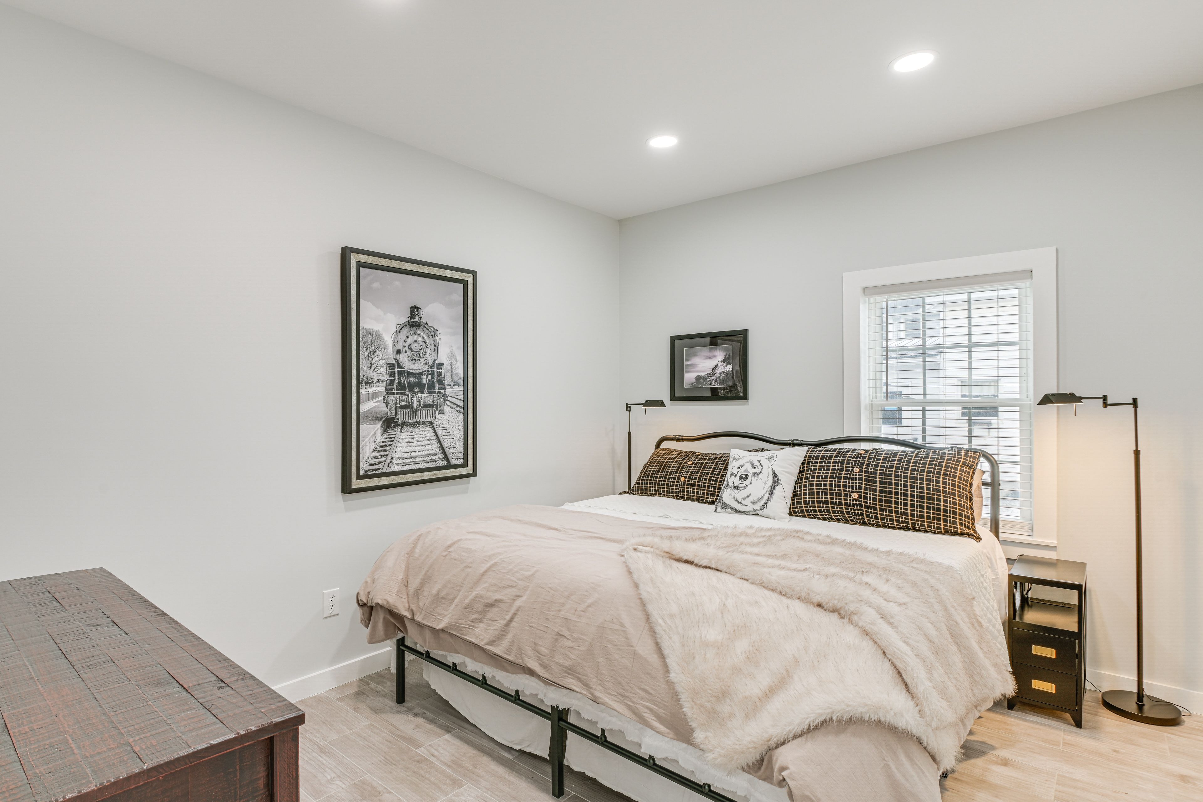 Bedroom 4 | King Bed | Flat-Screen TV | 1st Floor