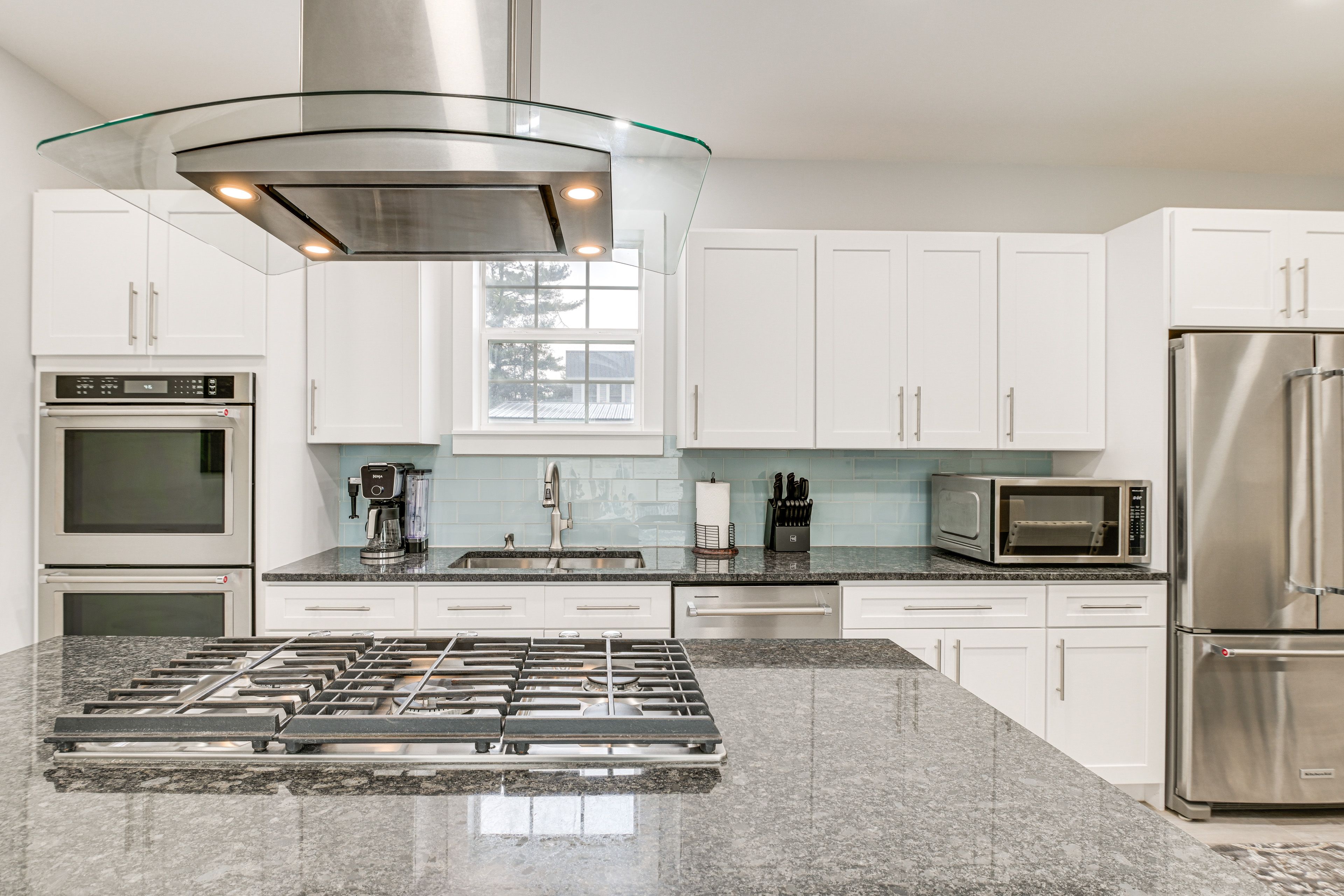 Kitchen | Double Wall Oven | Dishwasher
