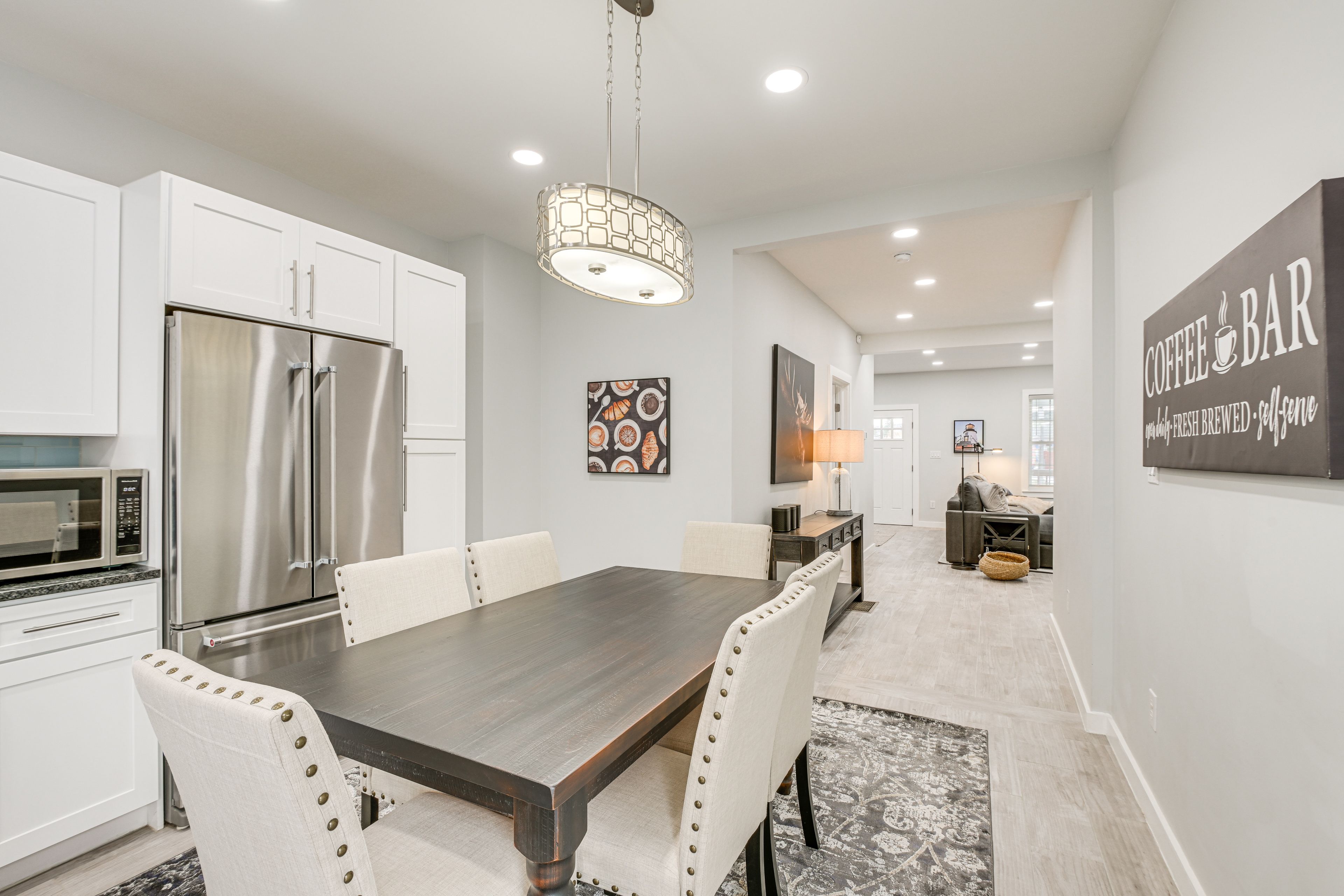 Dining Area | Dishware/Flatware Provided
