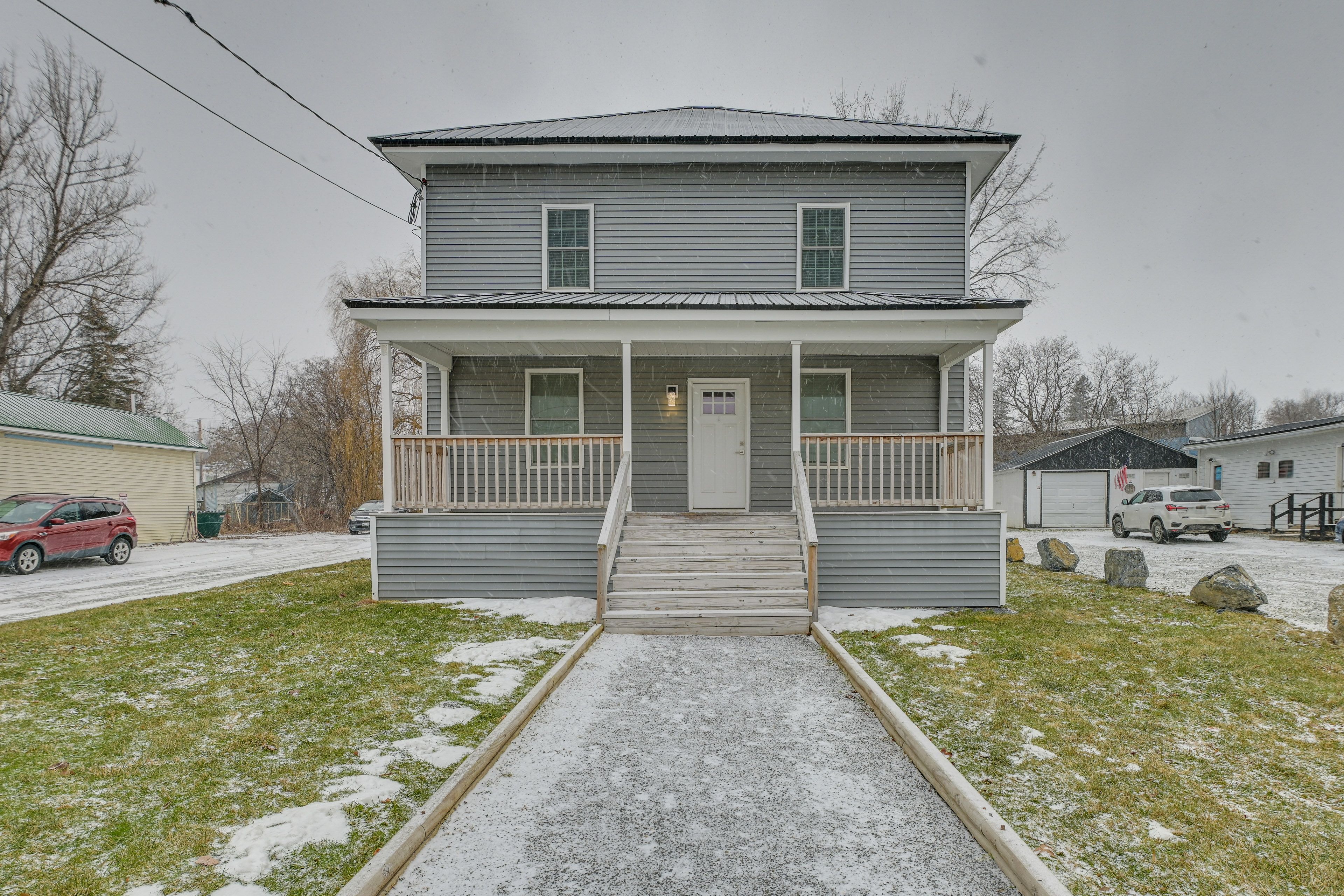 House Exterior | Front Porch | Deck | Balcony