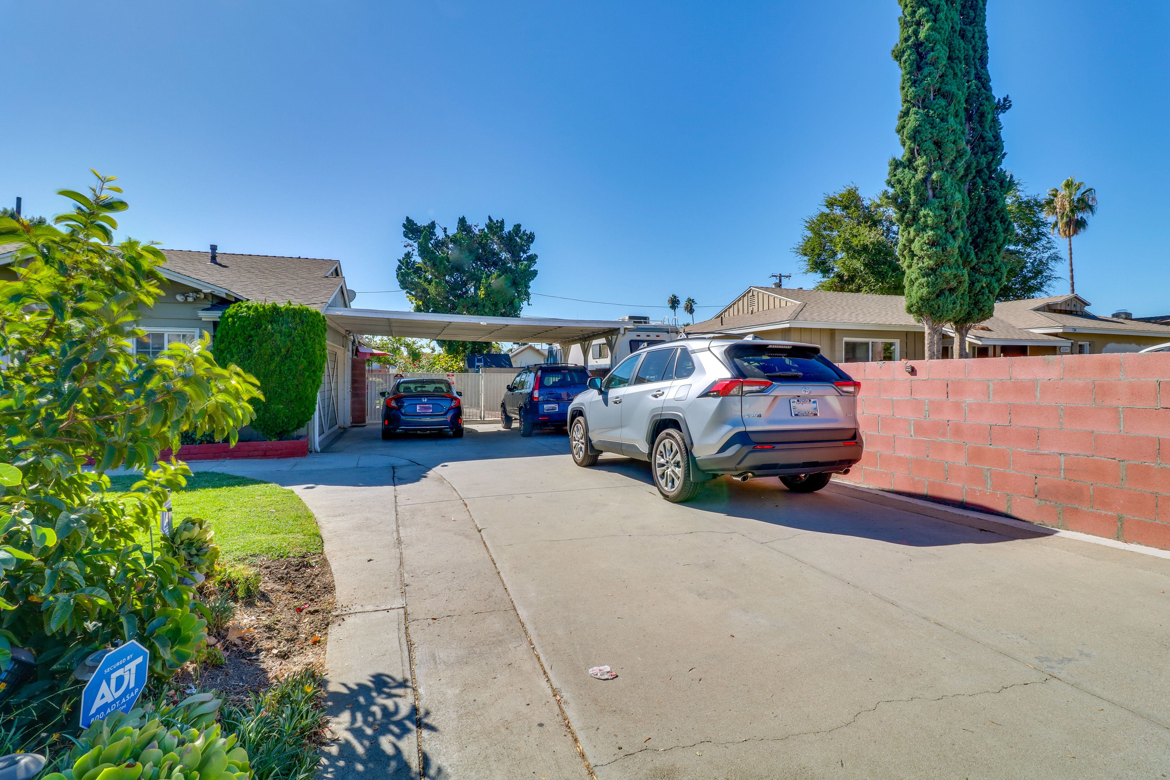 Parking | Shared Driveway (1 Vehicle) | Free Street Parking