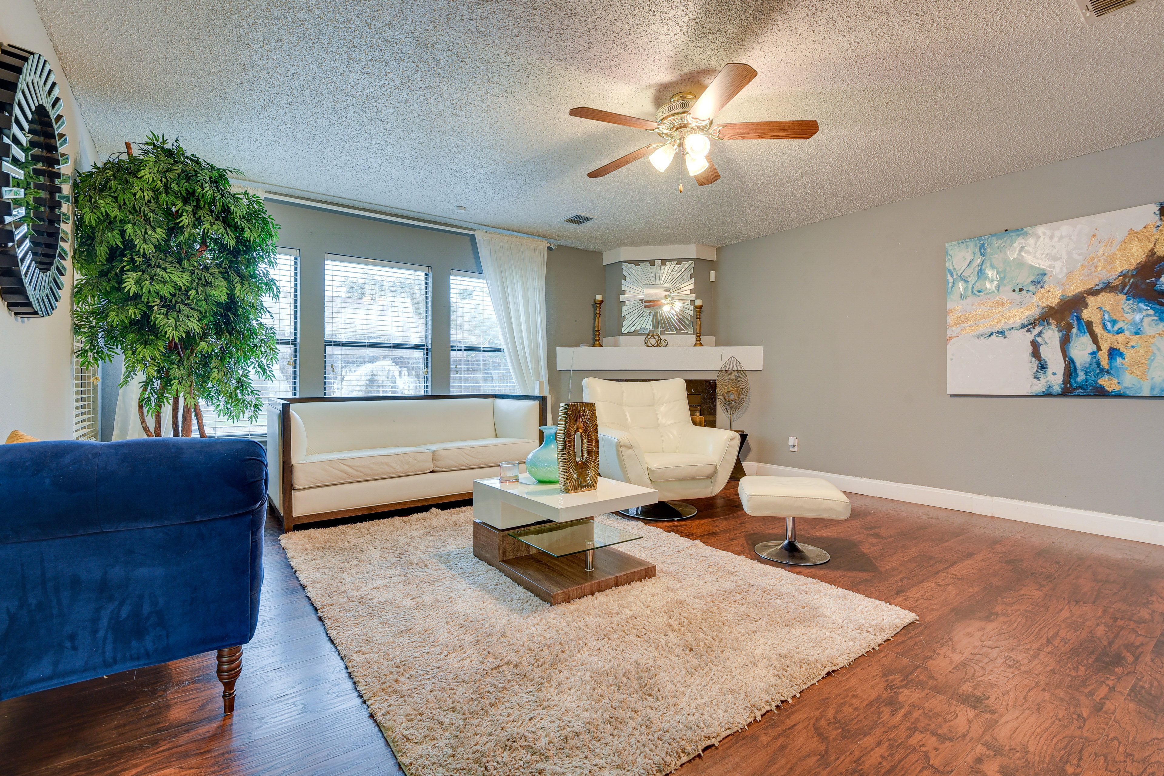 Living Room | Central Air Conditioning & Heat