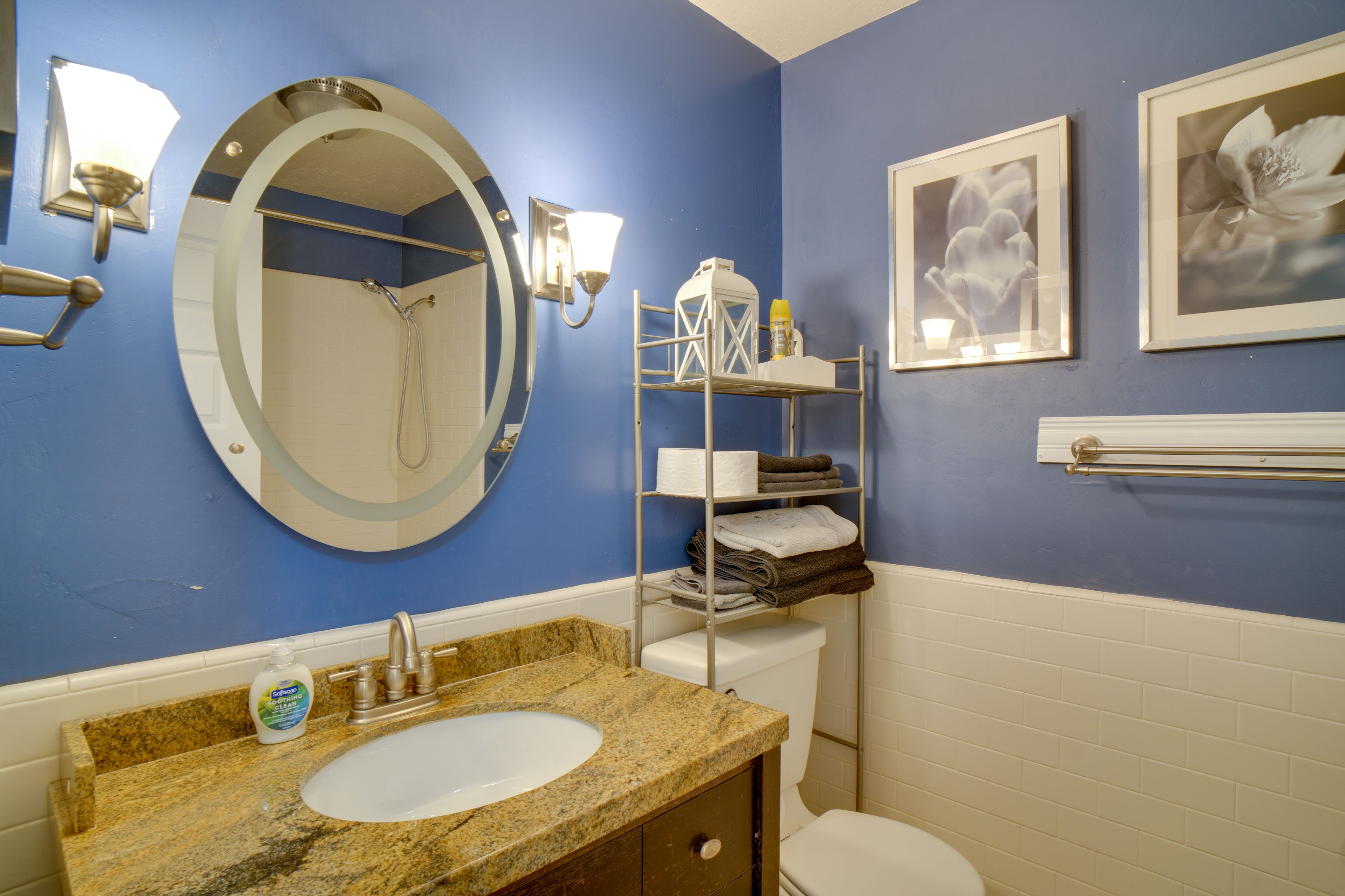 Full Bathroom | 1st Floor