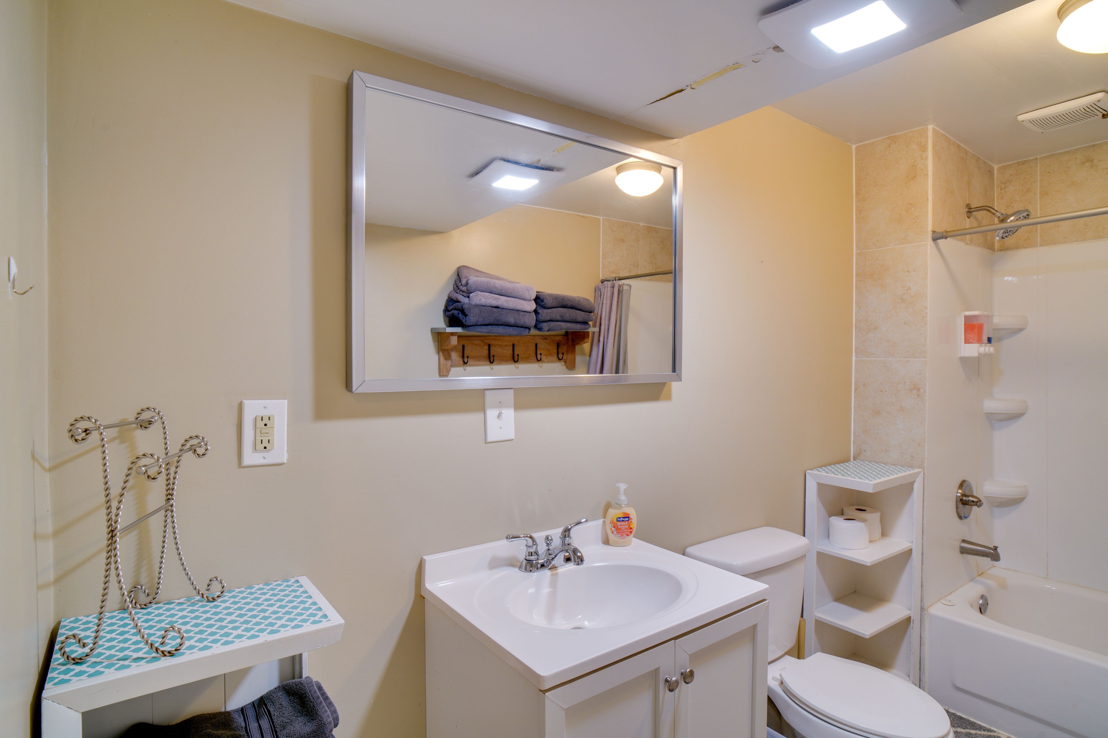 Full Bathroom | Lower Level