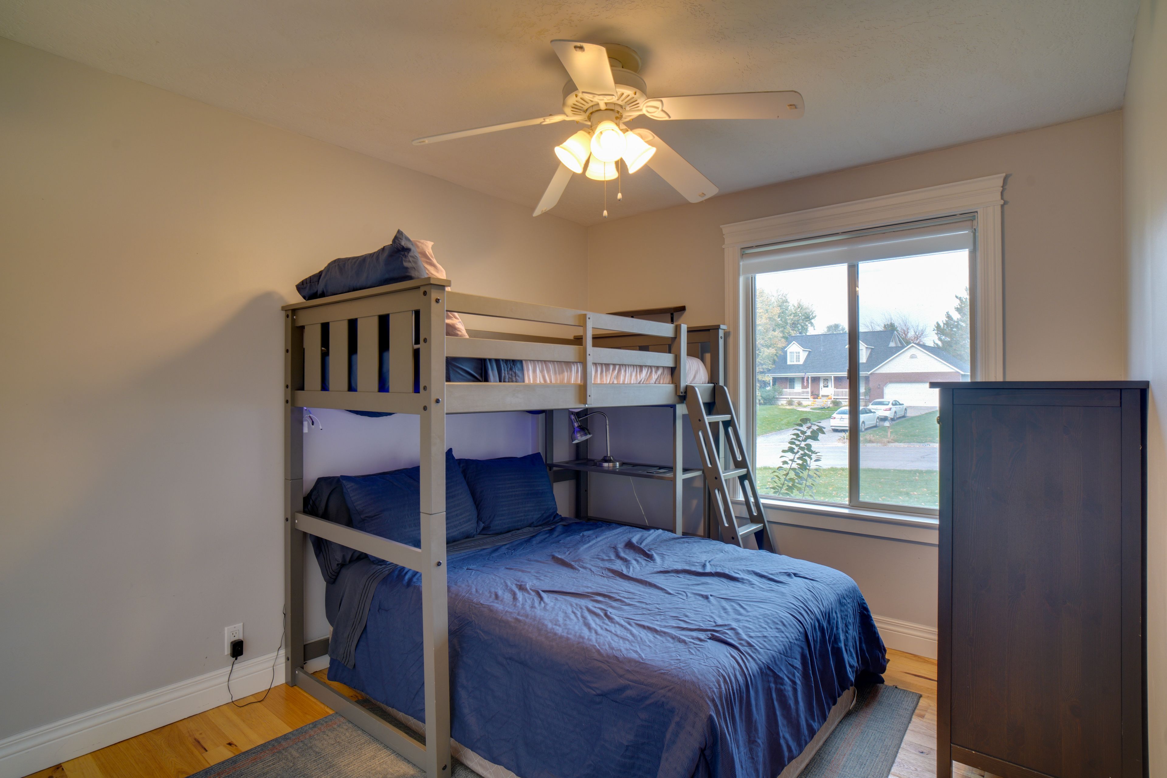 Bedroom 2 | Twin/Queen Bunk Bed | 1st Floor