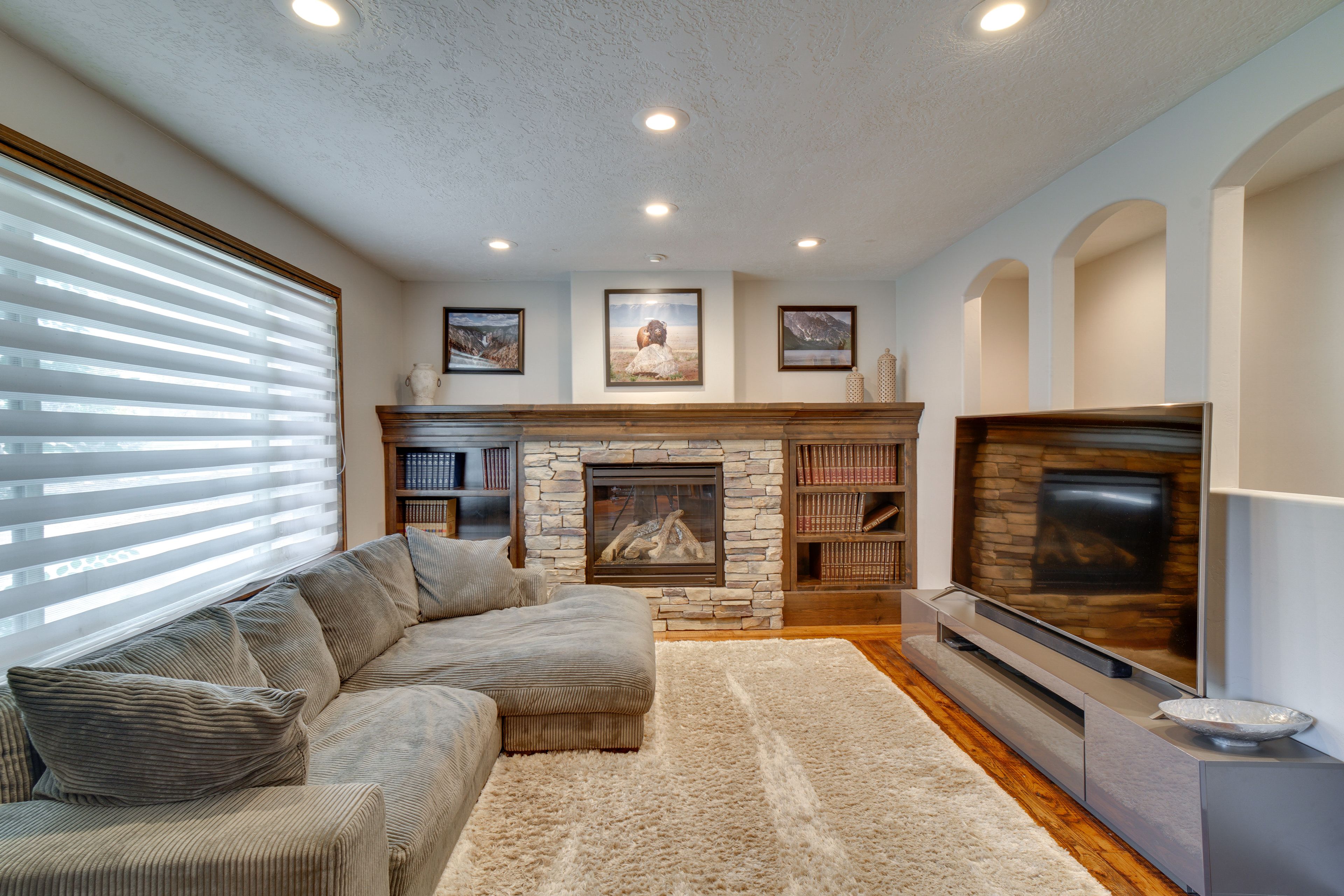 Living Room | 1st Floor | Smart TV | King Sleeper Sofa | Central A/C