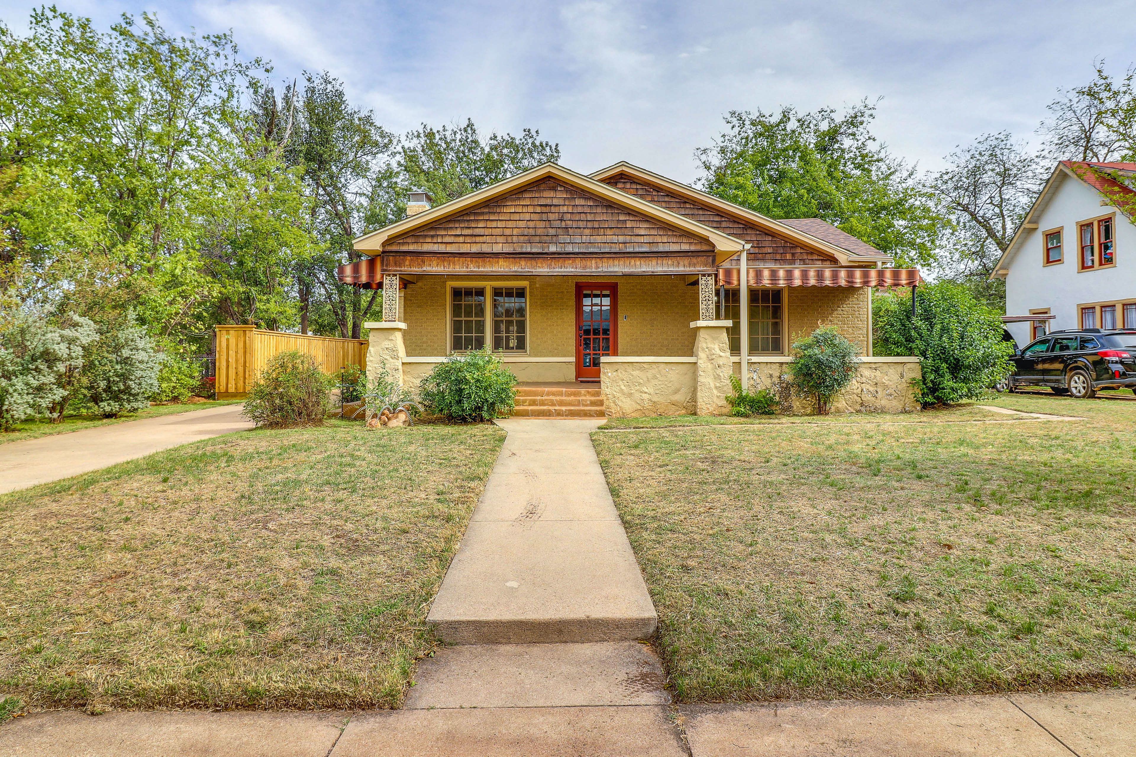 Abilene Vacation Rental | 2BR | 1BA | 1,584 Sq Ft | 3 Steps to Enter