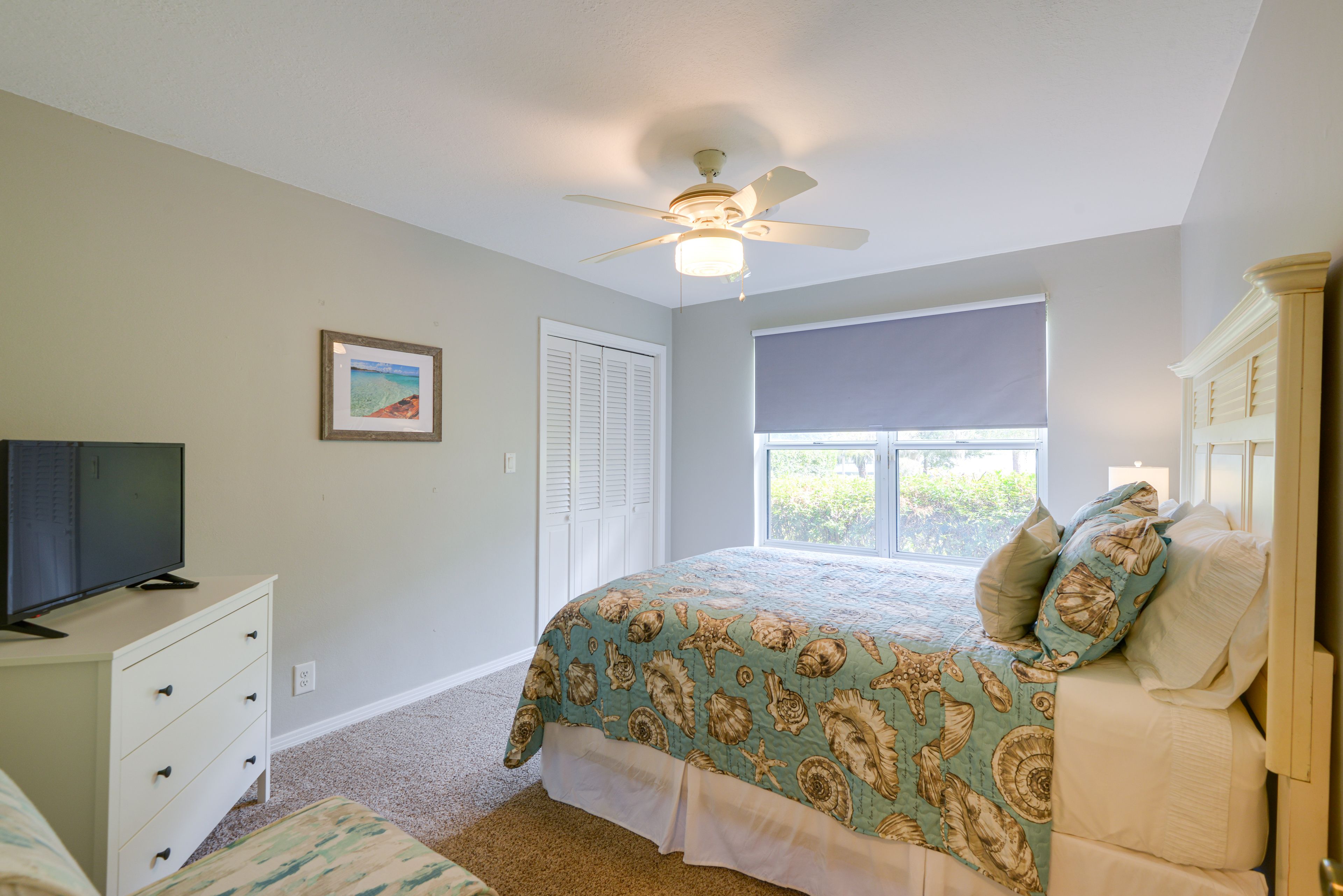 Bedroom 2 | Queen Bed
