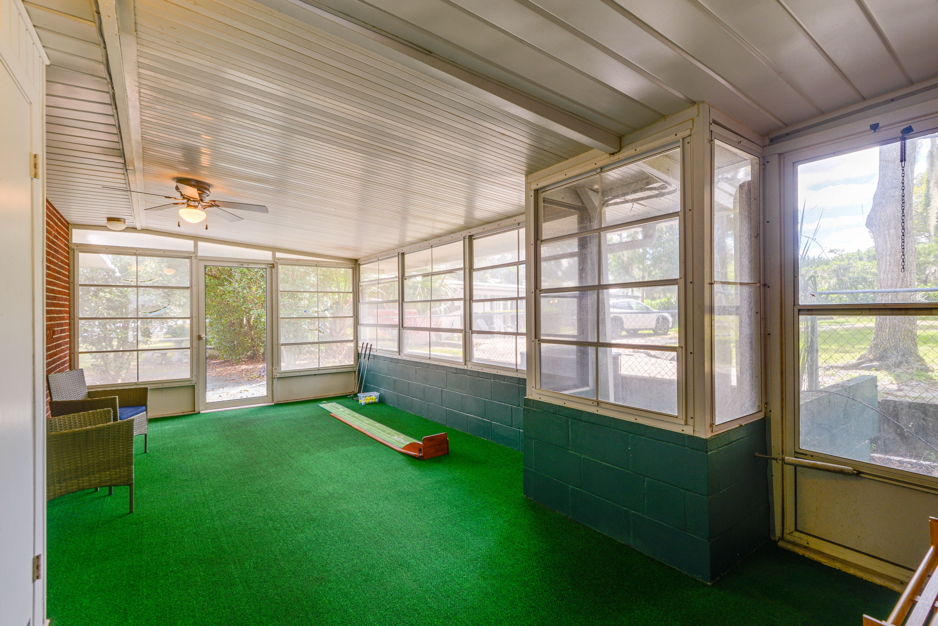 Screened Porch | Mini Putting Green