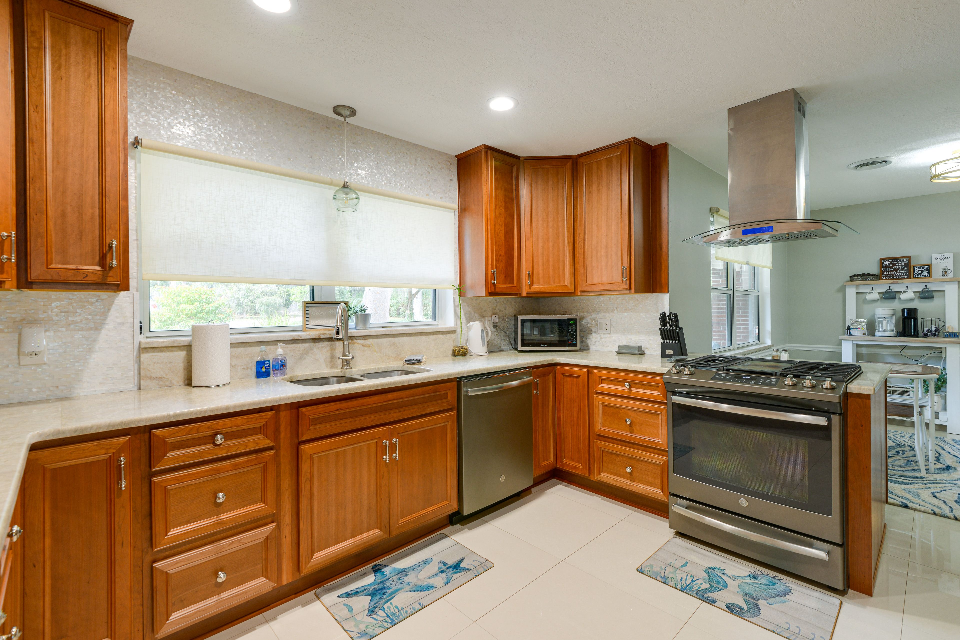 Kitchen | Trash Bags & Paper Towels