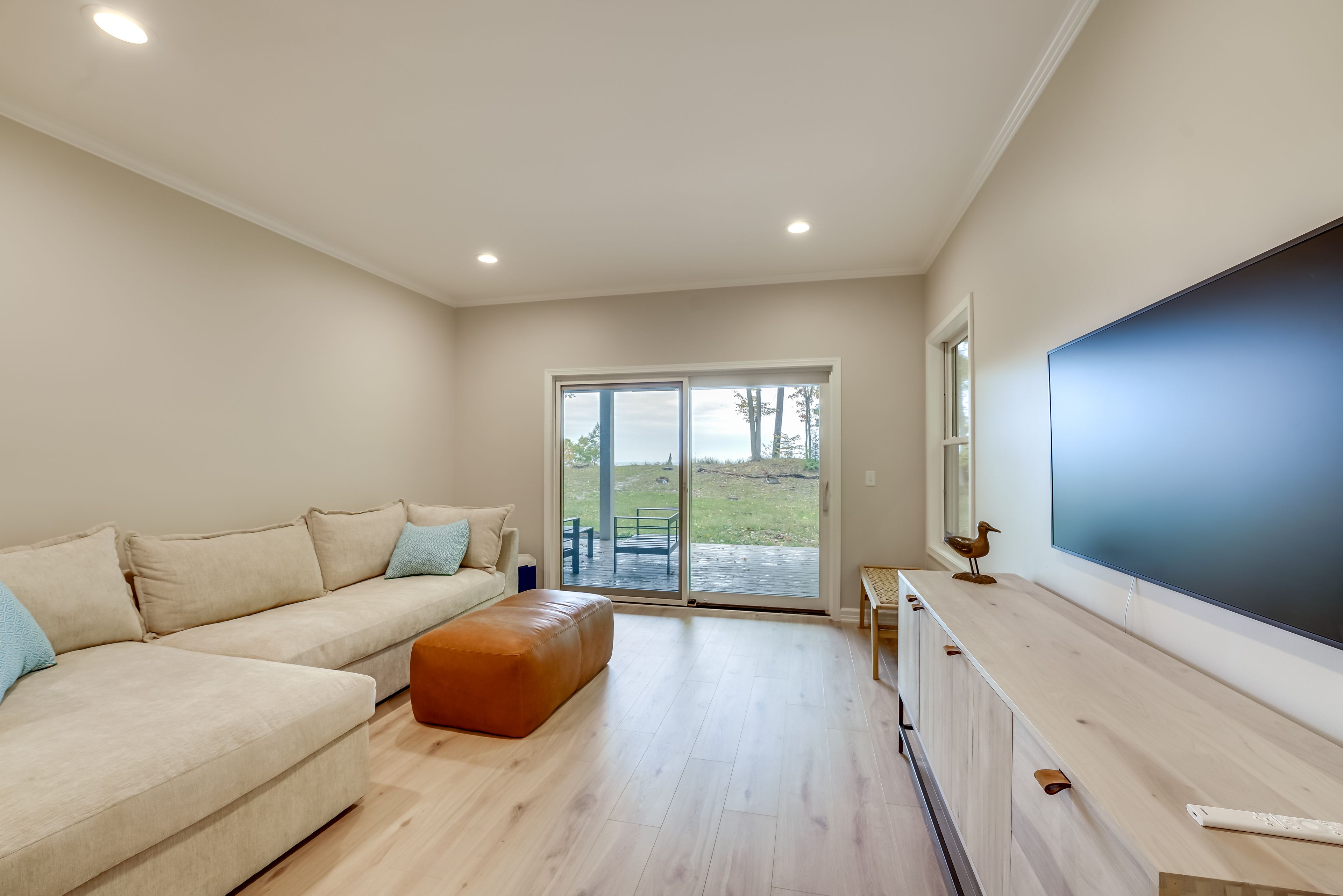 Additional Living Space | 1st Floor | Smart TV