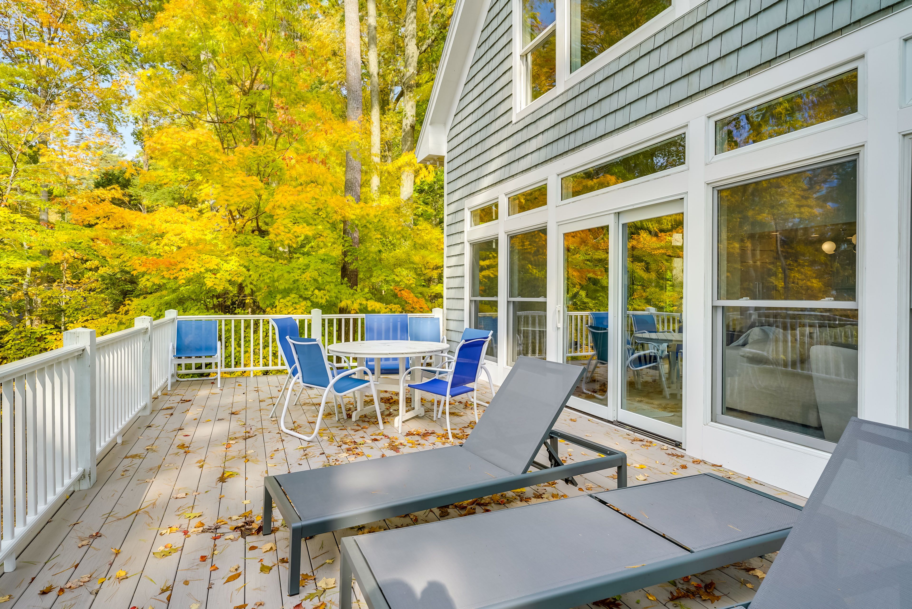 Furnished Deck/Balcony