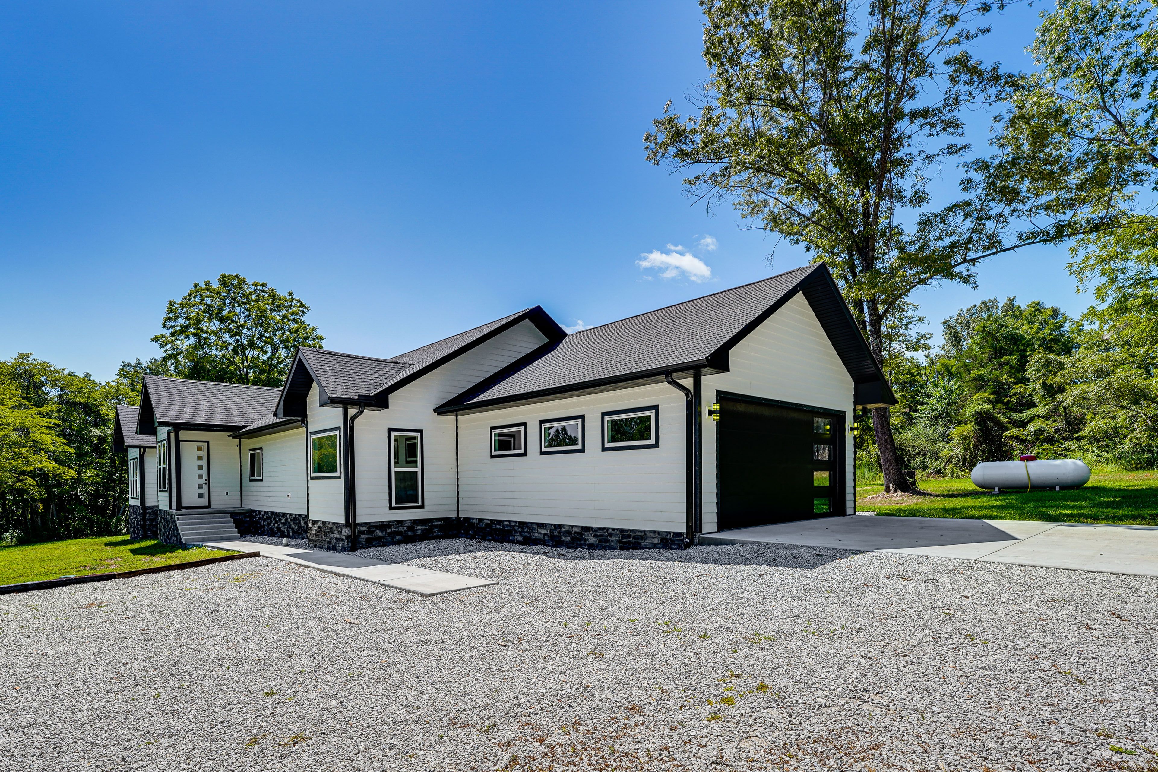 Parking | Driveway (6 Vehicles) | Garage (2 Vehicles) | RV/Trailer Parking